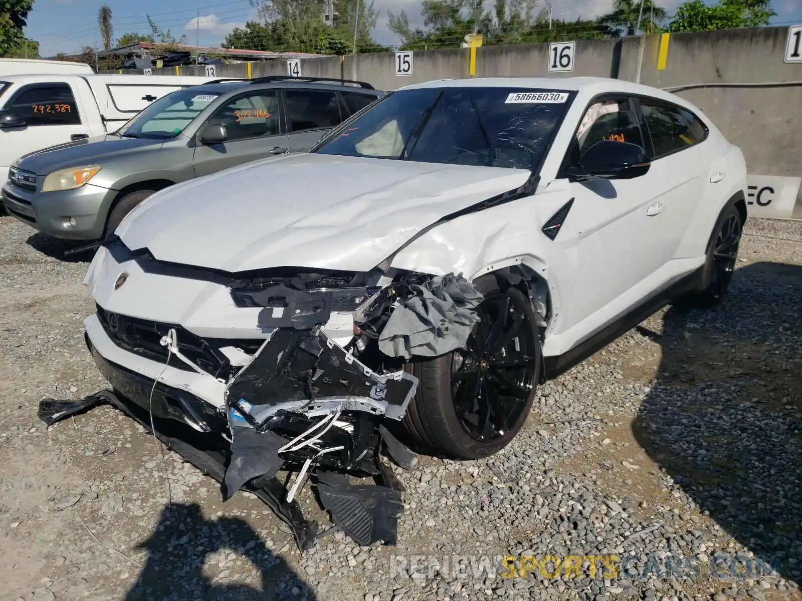 2 Photograph of a damaged car ZPBUA1ZL4LLA07787 LAMBORGHINI ALL MODELS 2020