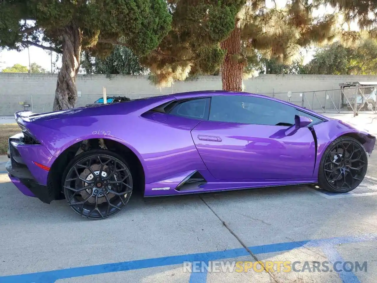 4 Photograph of a damaged car ZHWUF5ZF3MLA17748 LAMBORGHINI ALL MODELS 2021