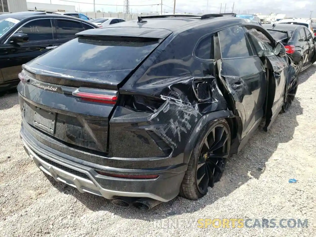 4 Photograph of a damaged car ZPBUA1ZL2MLA12049 LAMBORGHINI ALL MODELS 2021