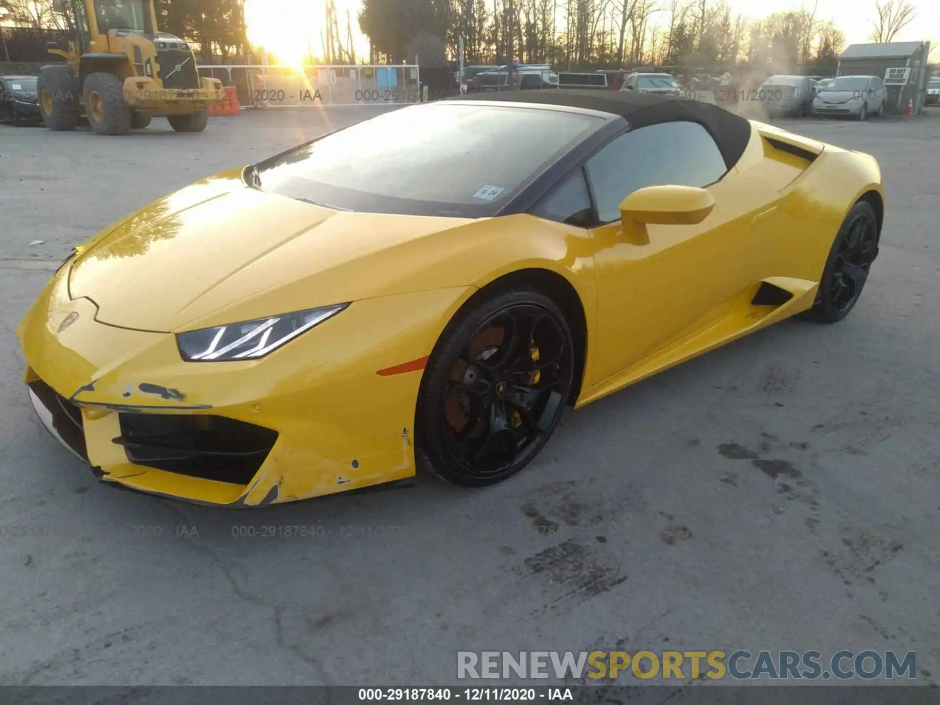 2 Фотография поврежденного автомобиля ZHWUR2ZF9KLA12542 LAMBORGHINI HURACAN 2019