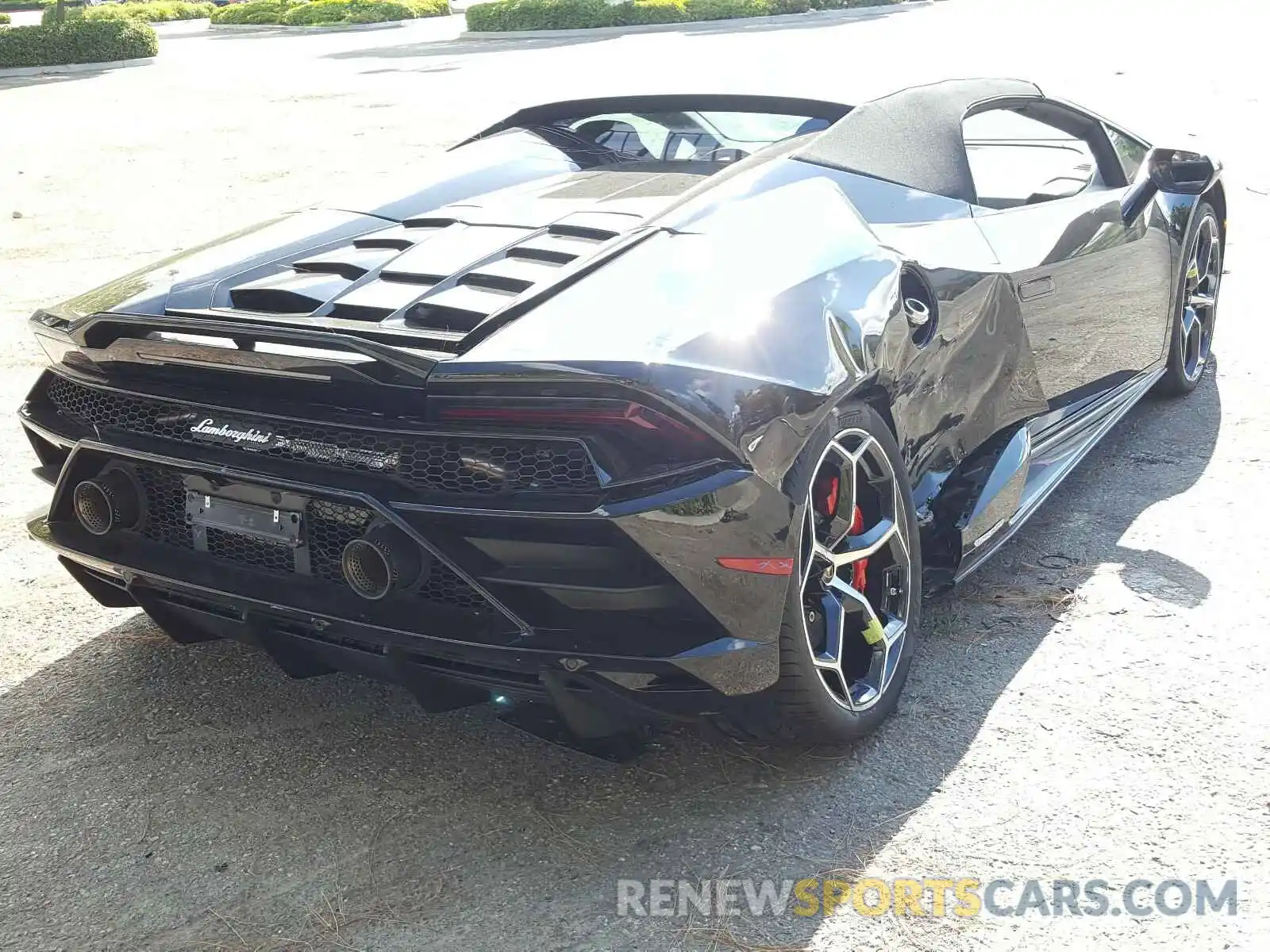 4 Photograph of a damaged car ZHWUT4ZF3LLA13443 LAMBORGHINI HURACAN EV 2020