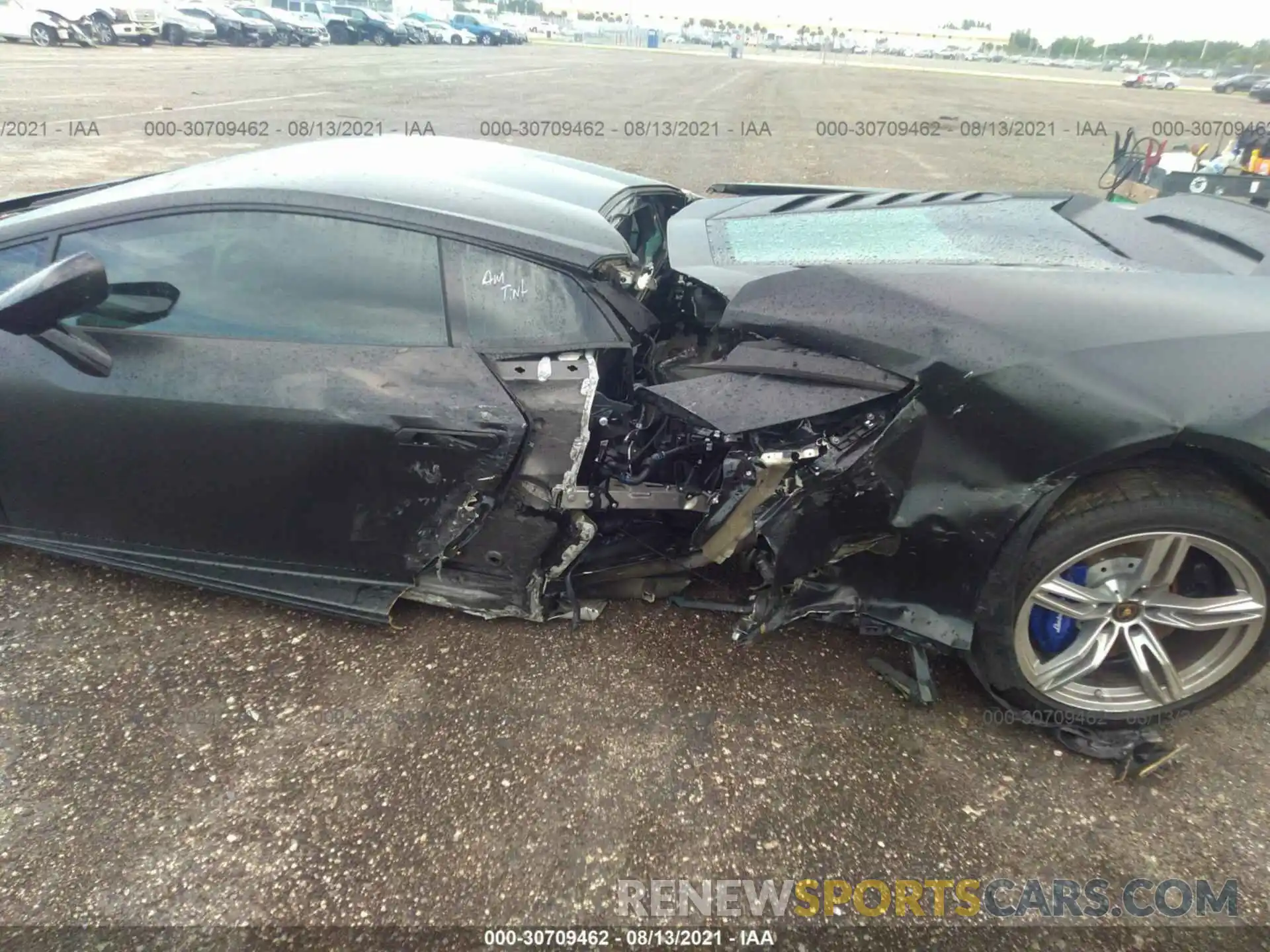 6 Photograph of a damaged car ZHWUF5ZF3LLA14959 LAMBORGHINI HURACAN EVO 2020