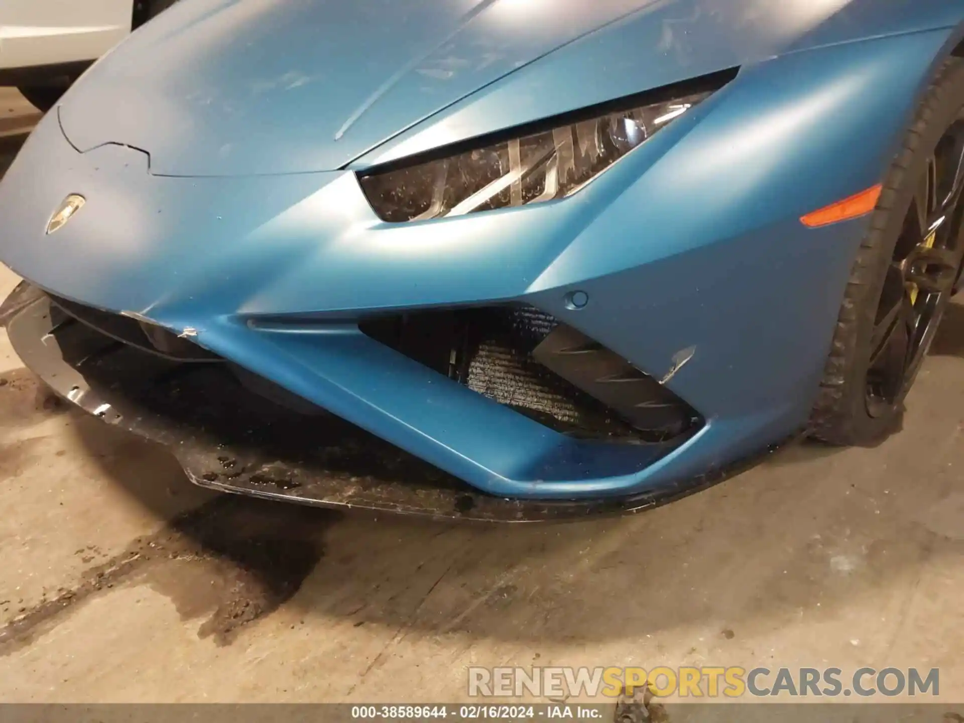 19 Photograph of a damaged car ZHWUT5ZF7LLA15167 LAMBORGHINI HURACAN EVO 2020