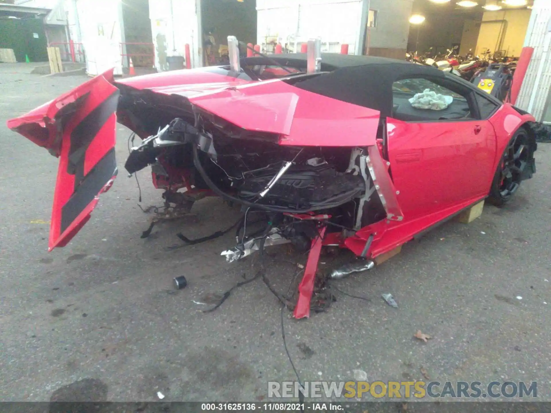 4 Photograph of a damaged car ZHWUT5ZF8LLA15534 LAMBORGHINI HURACAN EVO 2020