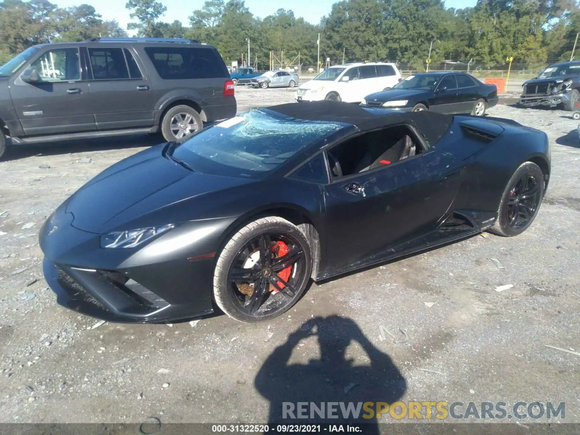 2 Photograph of a damaged car ZHWUT5ZF9LLA15171 LAMBORGHINI HURACAN EVO 2020