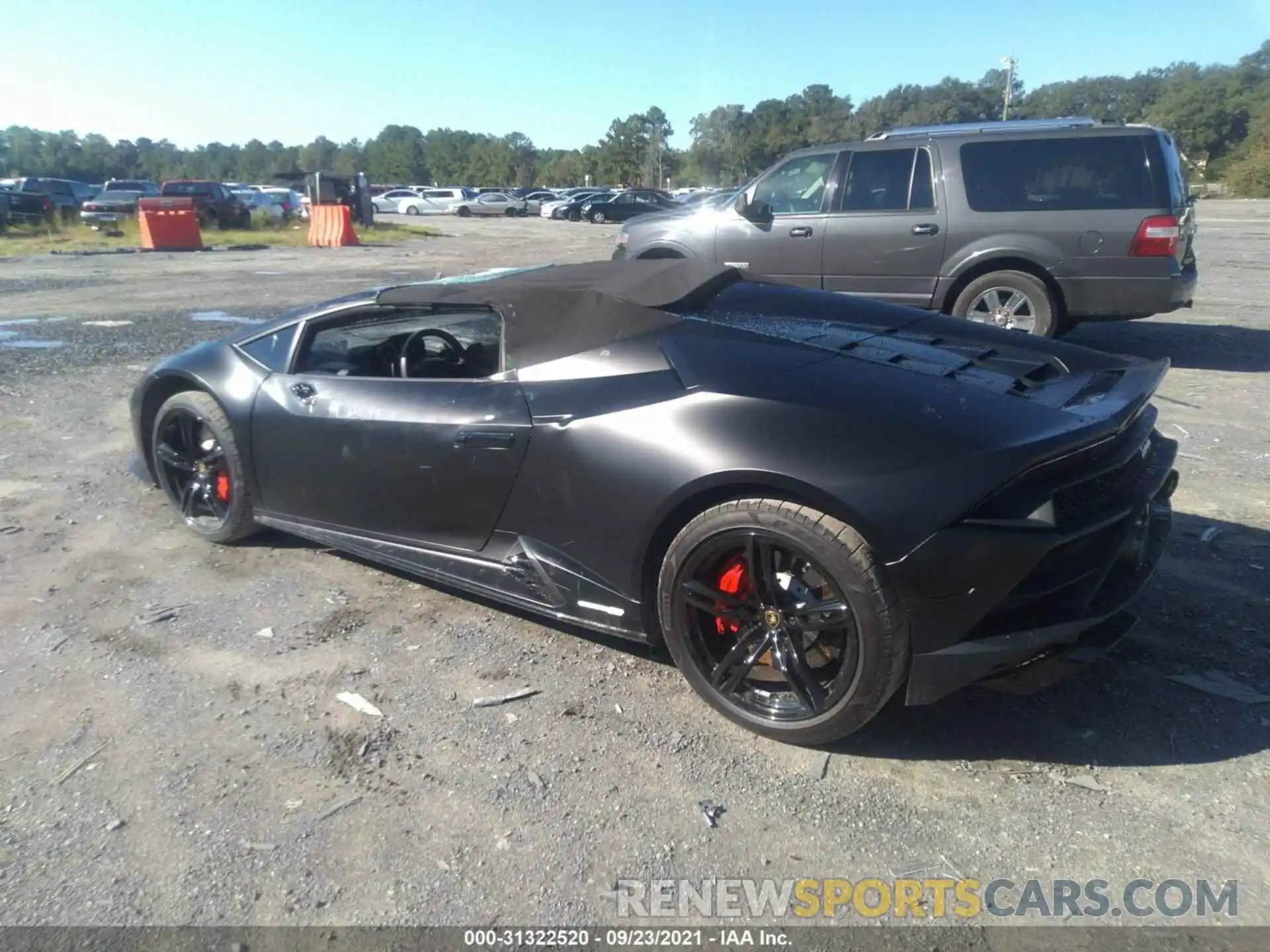 3 Photograph of a damaged car ZHWUT5ZF9LLA15171 LAMBORGHINI HURACAN EVO 2020