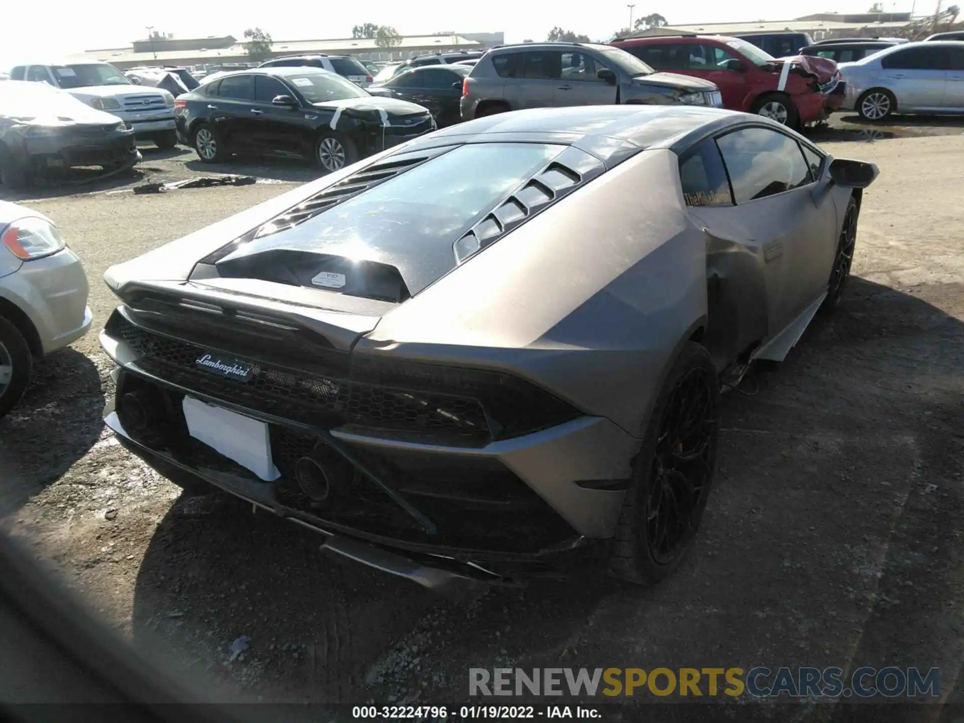 4 Photograph of a damaged car ZHWUF5ZF8MLA17387 LAMBORGHINI HURACAN EVO 2021