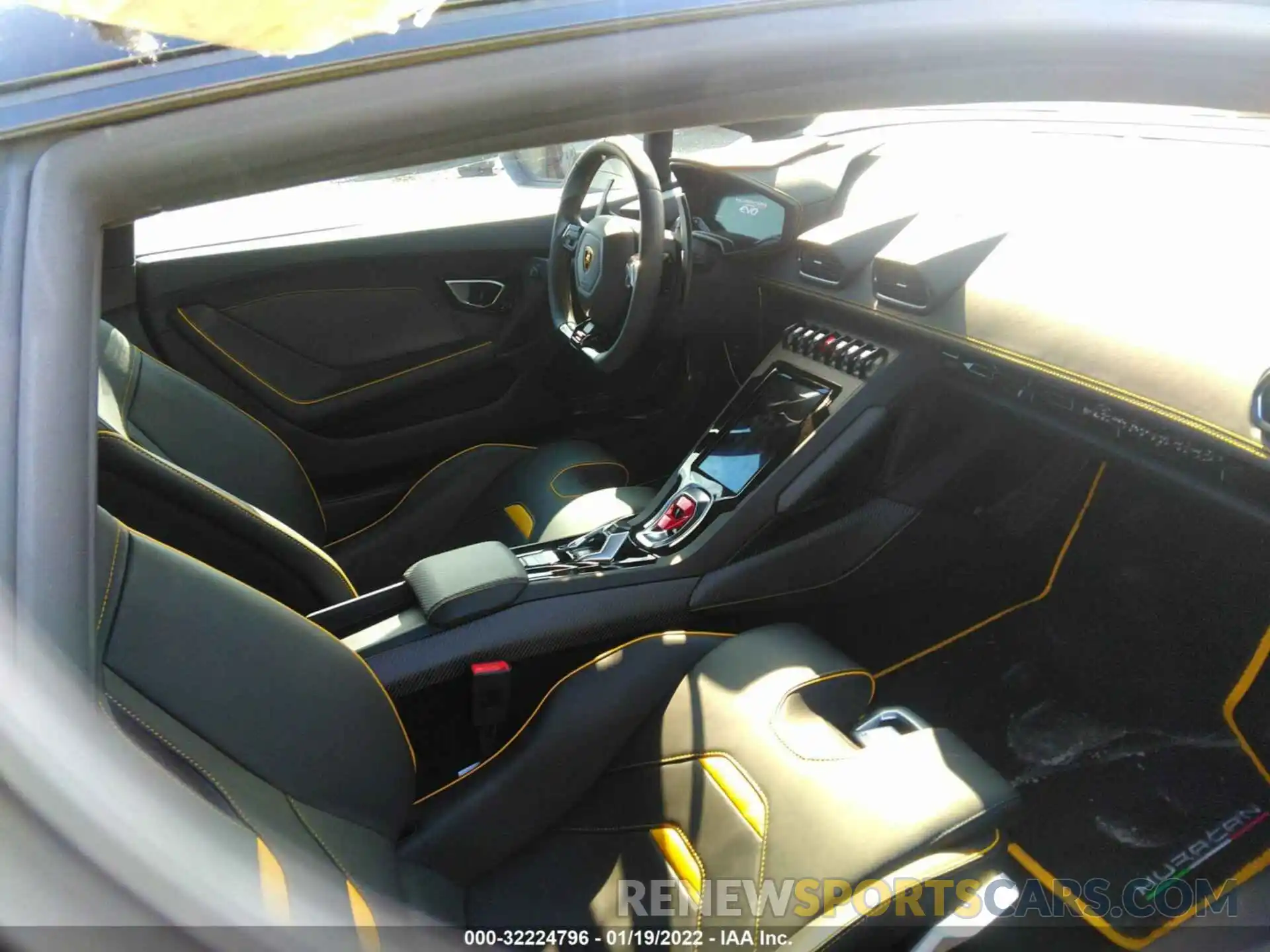 5 Photograph of a damaged car ZHWUF5ZF8MLA17387 LAMBORGHINI HURACAN EVO 2021