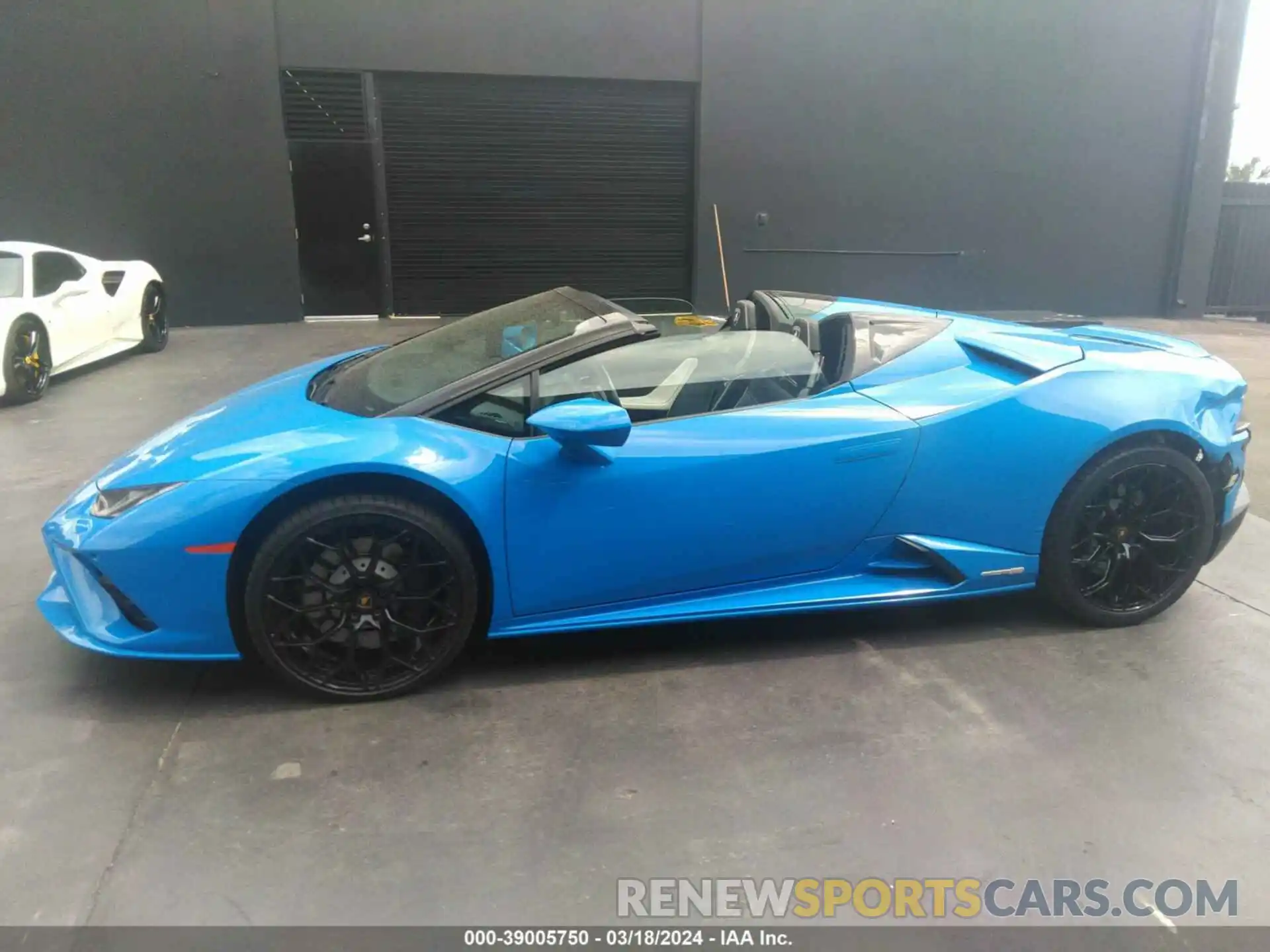 18 Photograph of a damaged car ZHWUT5ZF5MLA17050 LAMBORGHINI HURACAN EVO 2021