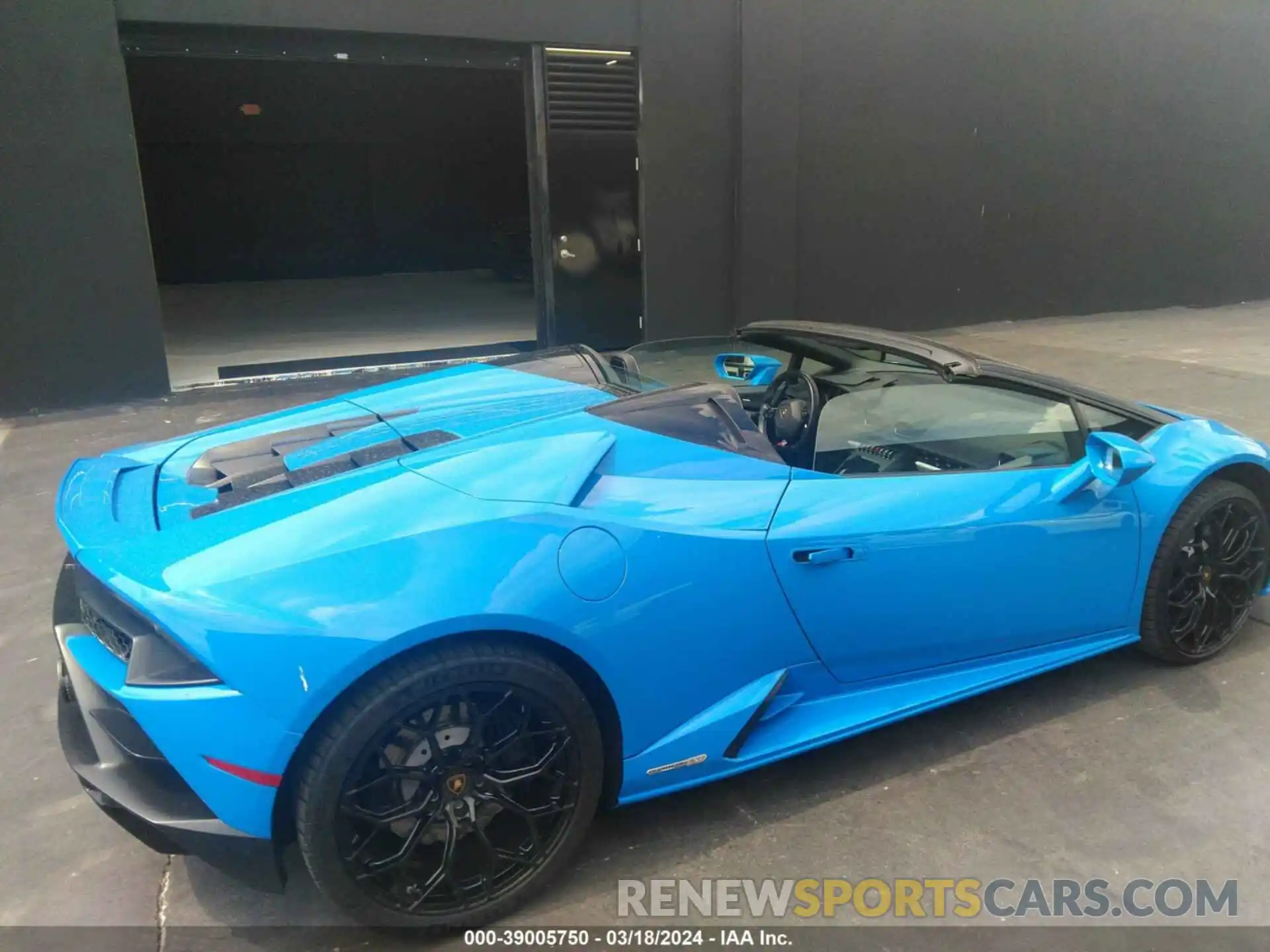 20 Photograph of a damaged car ZHWUT5ZF5MLA17050 LAMBORGHINI HURACAN EVO 2021