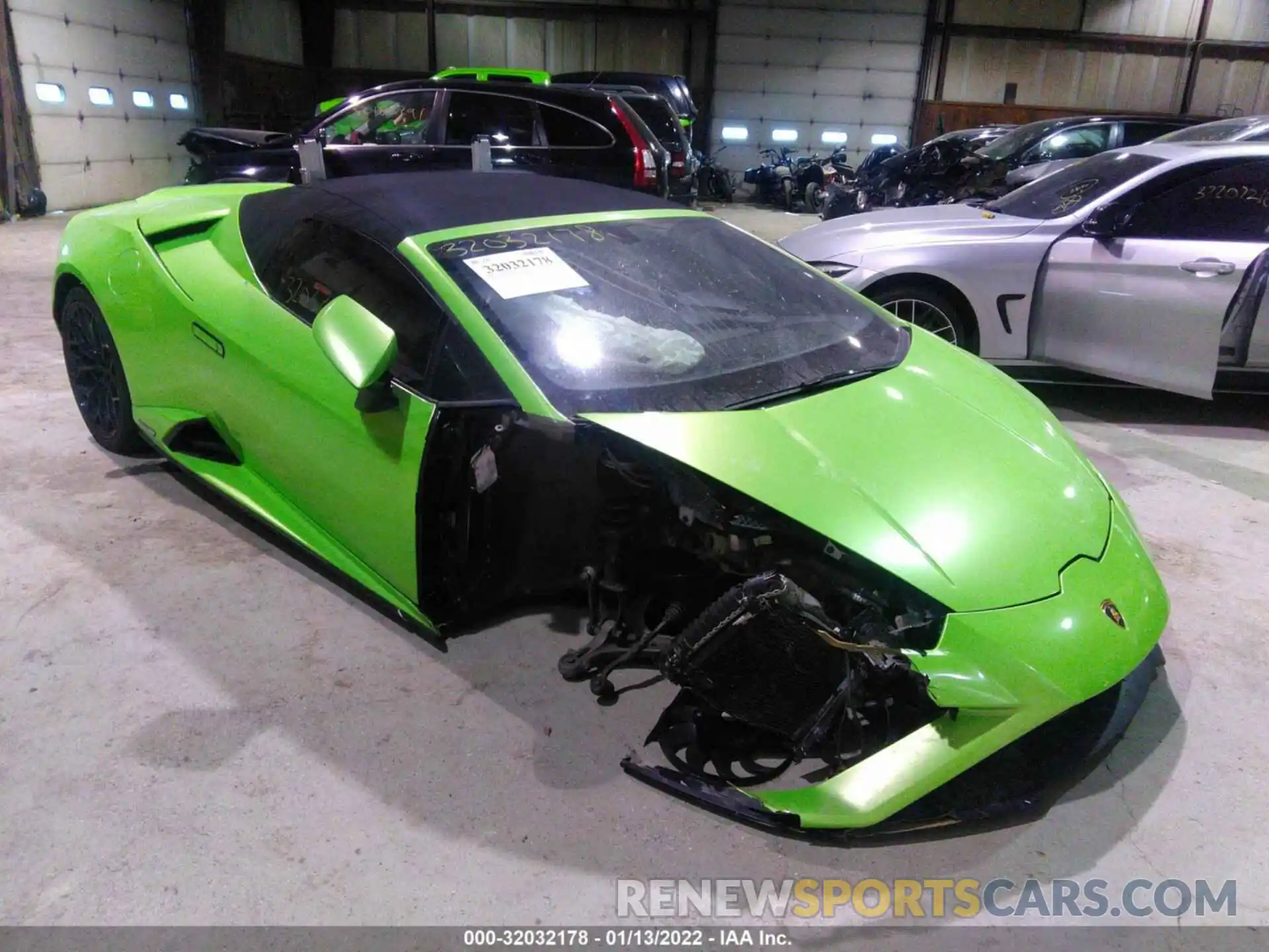 1 Photograph of a damaged car ZHWUT5ZF8MLA16121 LAMBORGHINI HURACAN EVO 2021