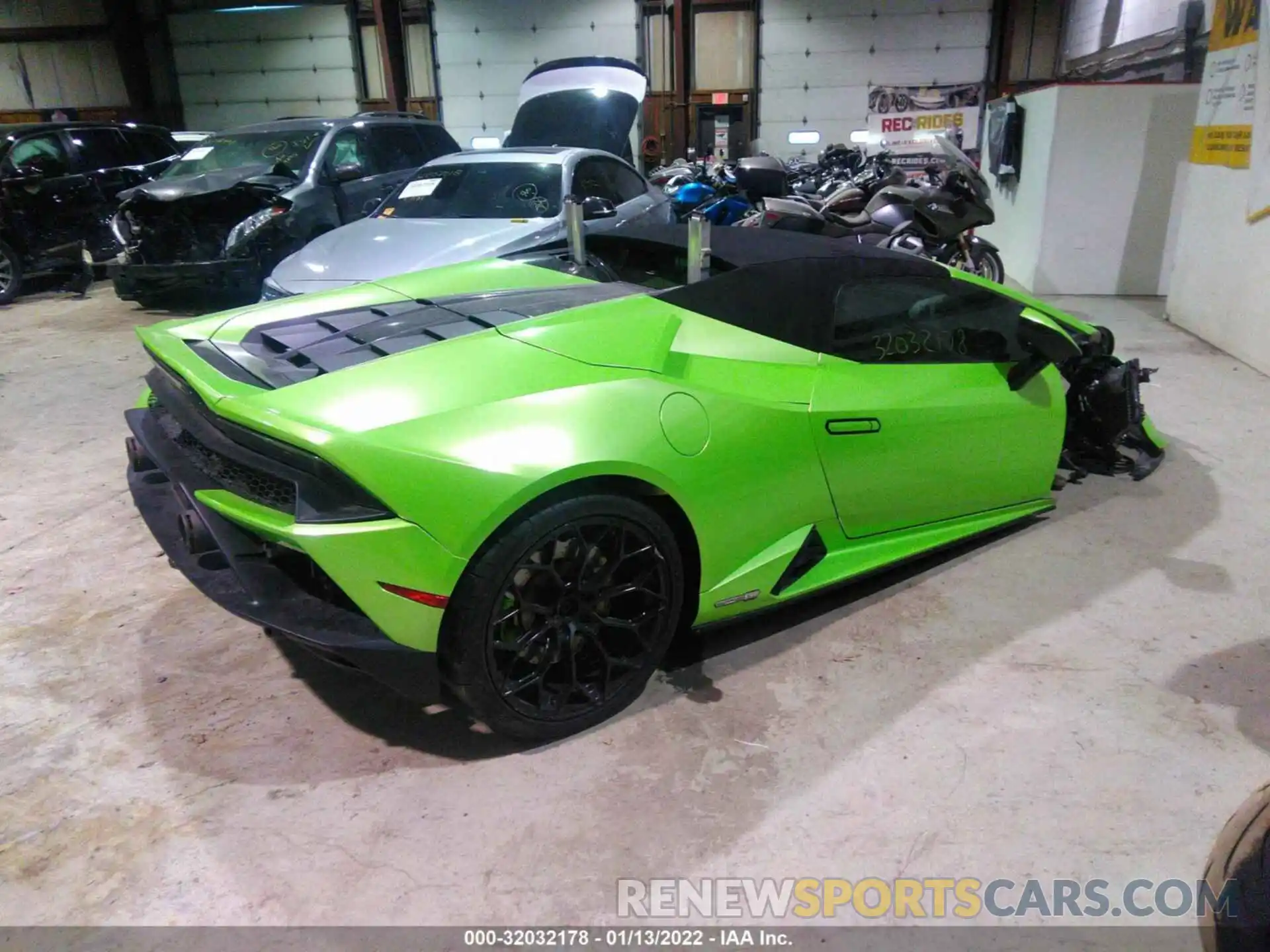 4 Photograph of a damaged car ZHWUT5ZF8MLA16121 LAMBORGHINI HURACAN EVO 2021