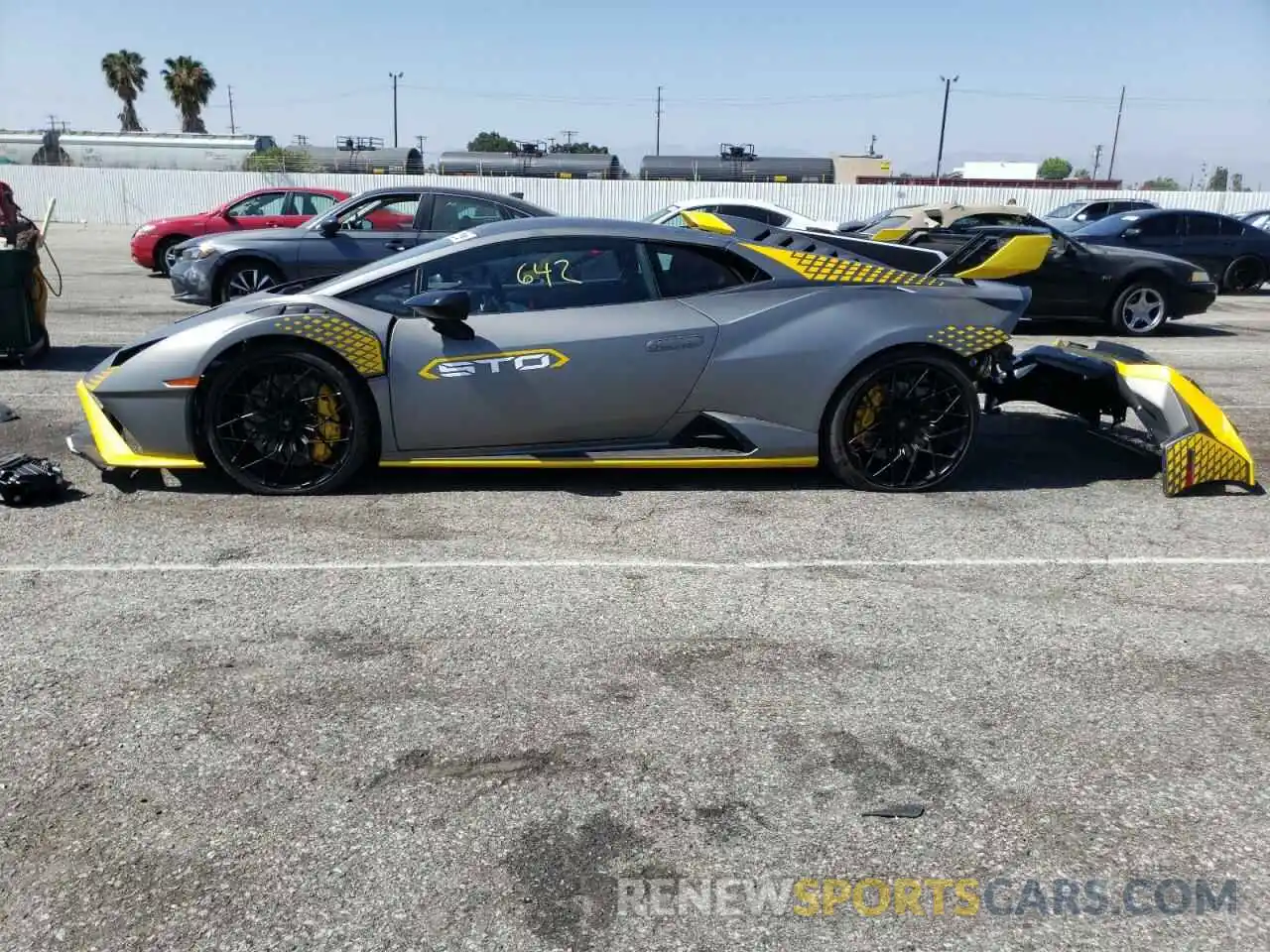 9 Photograph of a damaged car ZHWUA6ZX9NLA18143 LAMBORGHINI HURACAN ST 2022