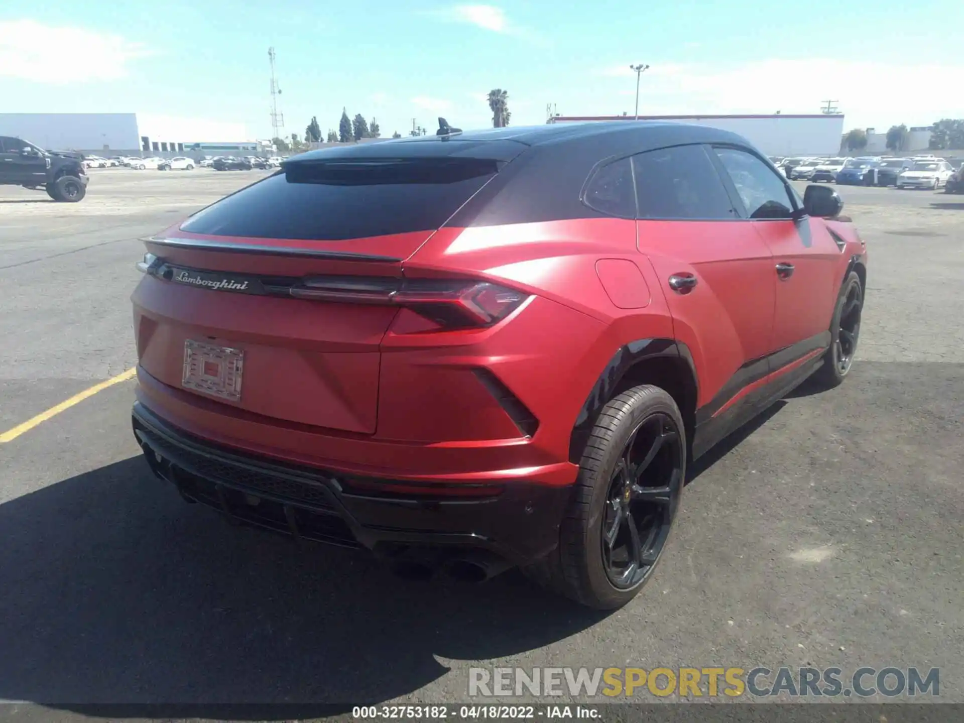 4 Photograph of a damaged car ZPBUA1ZL1KLA00858 LAMBORGHINI URUS 2019