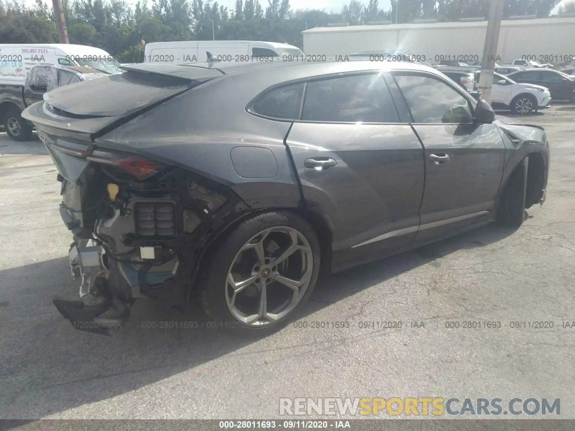 4 Photograph of a damaged car ZPBUA1ZL2KLA04966 LAMBORGHINI URUS 2019