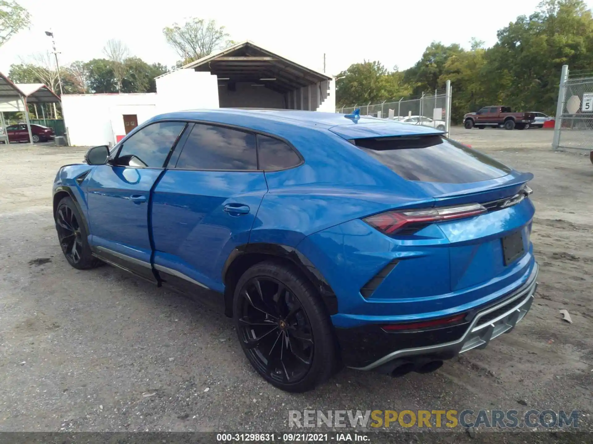 3 Фотография поврежденного автомобиля ZPBUA1ZL3KLA03602 LAMBORGHINI URUS 2019