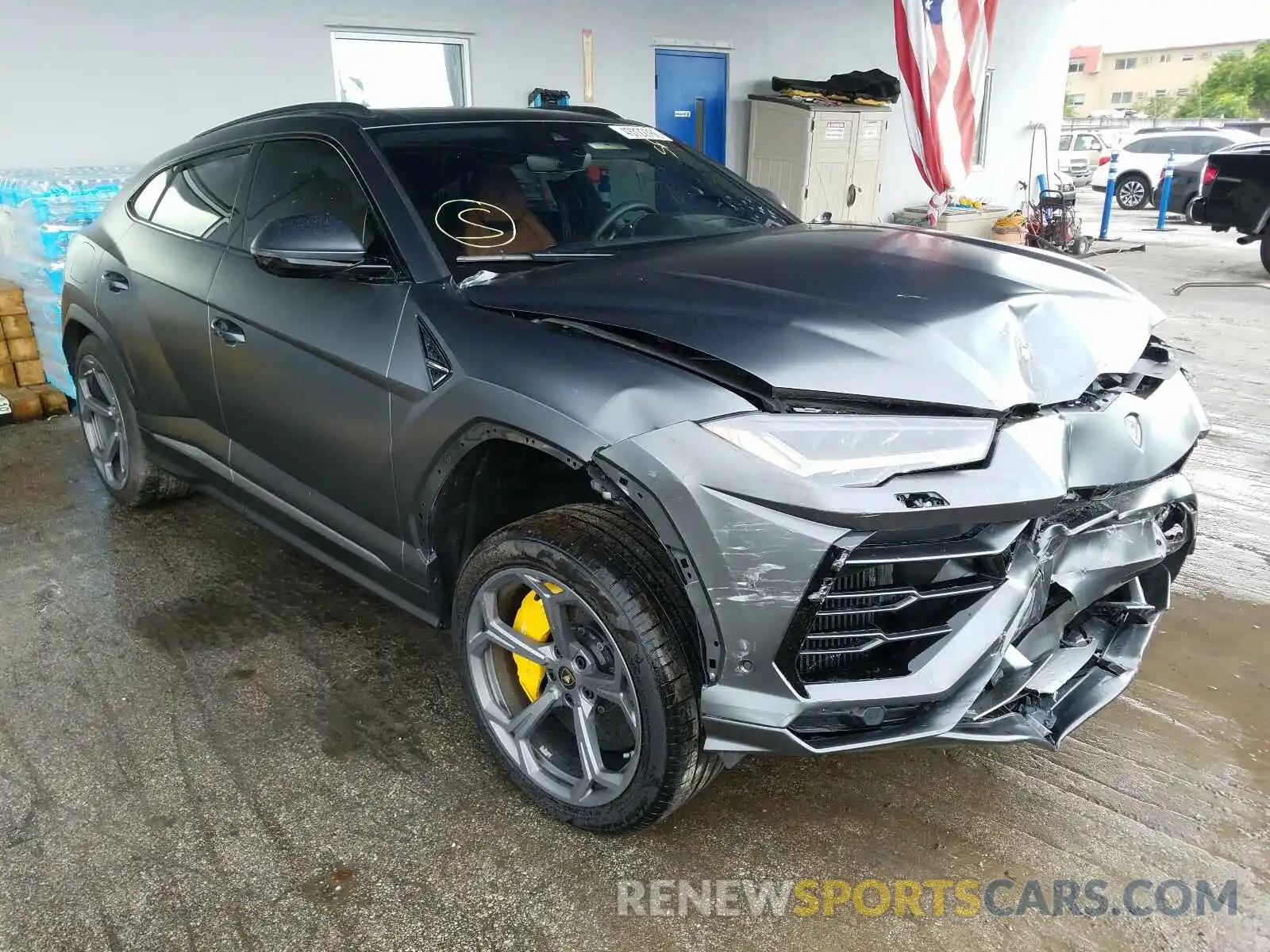 1 Photograph of a damaged car ZPBUA1ZL7KLA01061 LAMBORGHINI URUS 2019