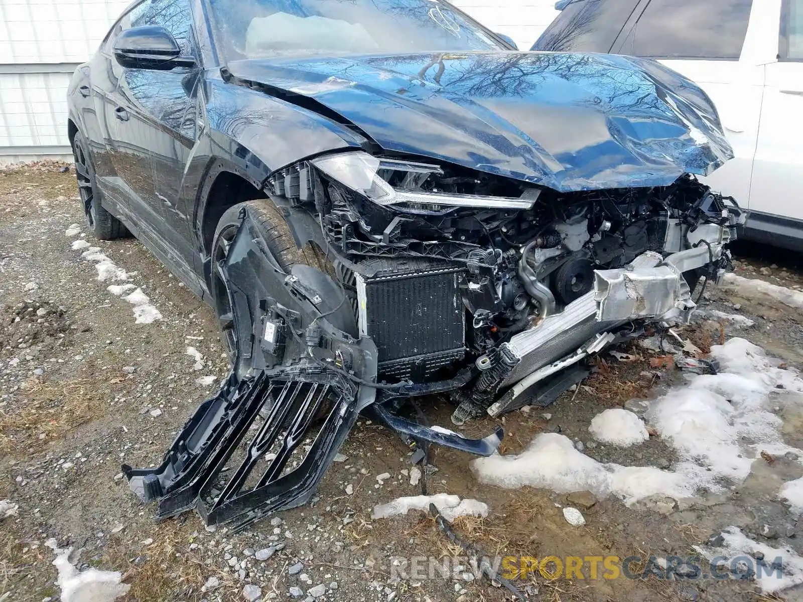 9 Photograph of a damaged car ZPBUA1ZL8KLA04079 LAMBORGHINI URUS 2019