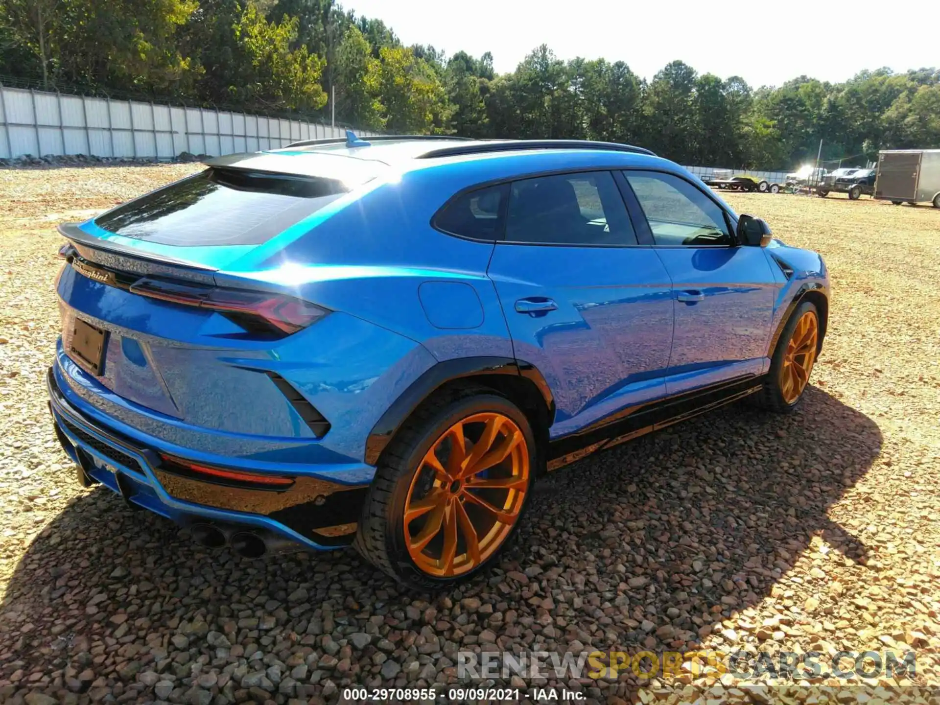 4 Photograph of a damaged car ZPBUA1ZLXKLA00941 LAMBORGHINI URUS 2019