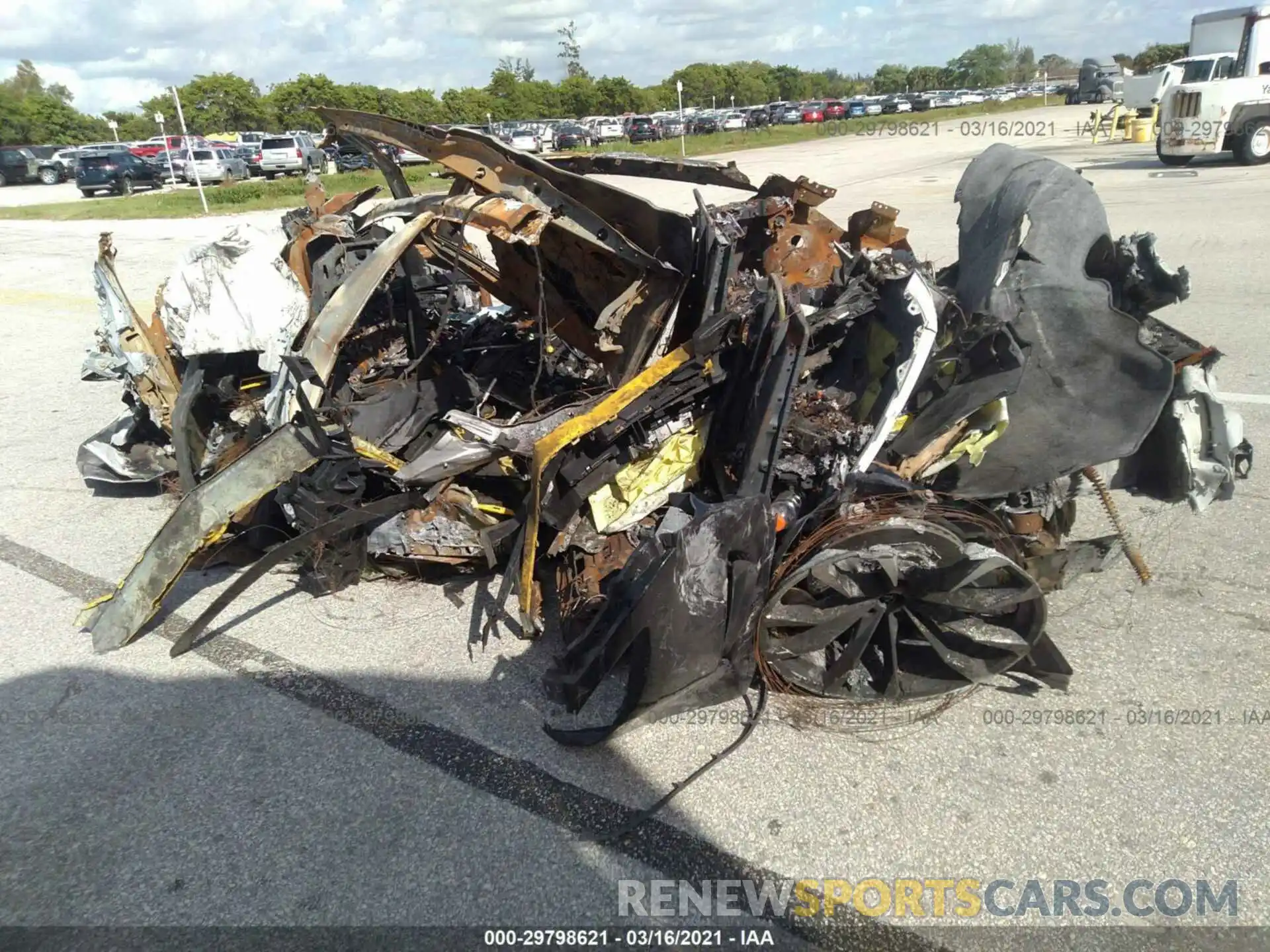 3 Photograph of a damaged car ZPBUA1ZLXKLA02480 LAMBORGHINI URUS 2019