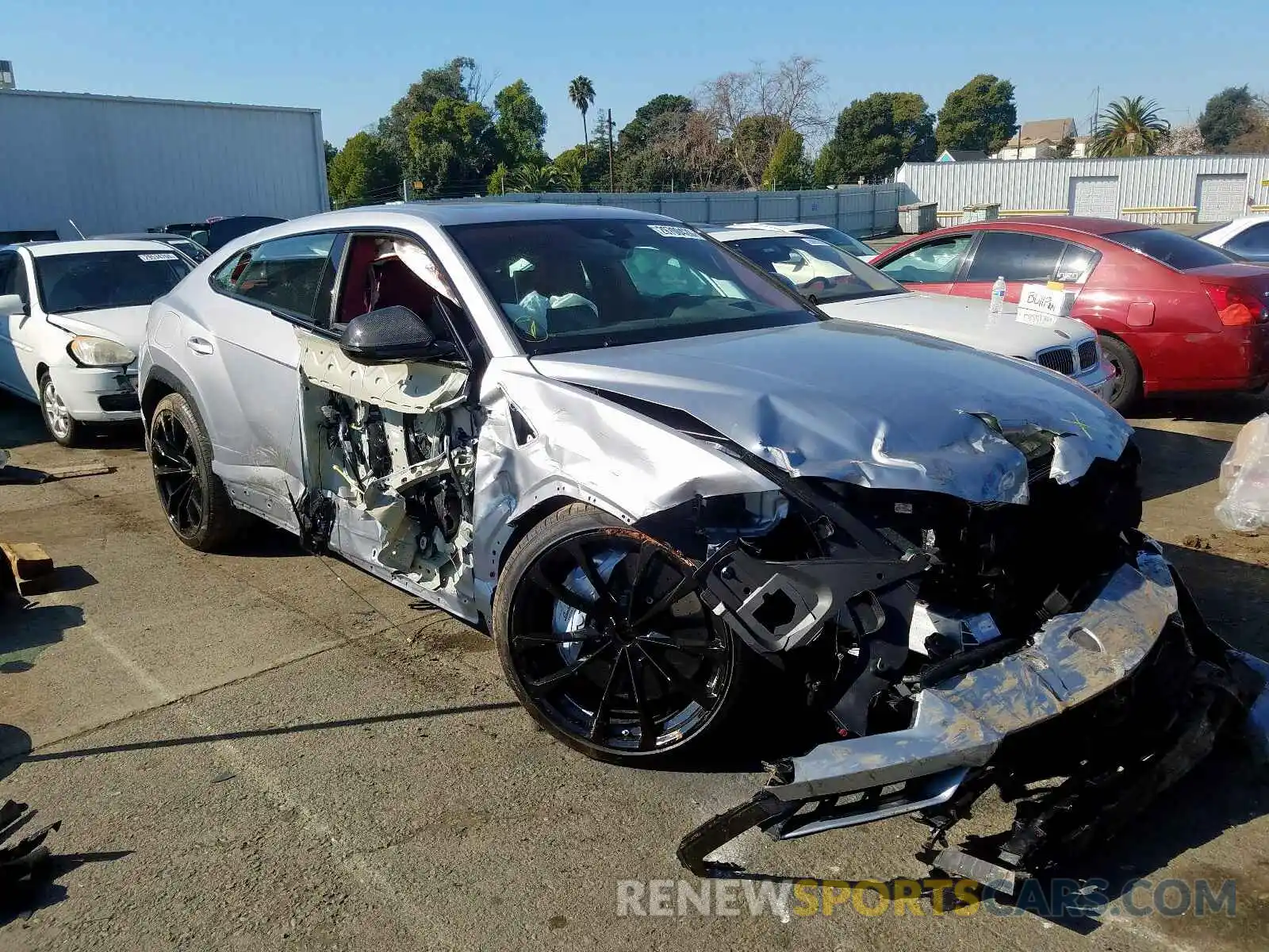 1 Photograph of a damaged car ZPBUA1ZL9LLA06599 LAMBORGHINI URUS 2020