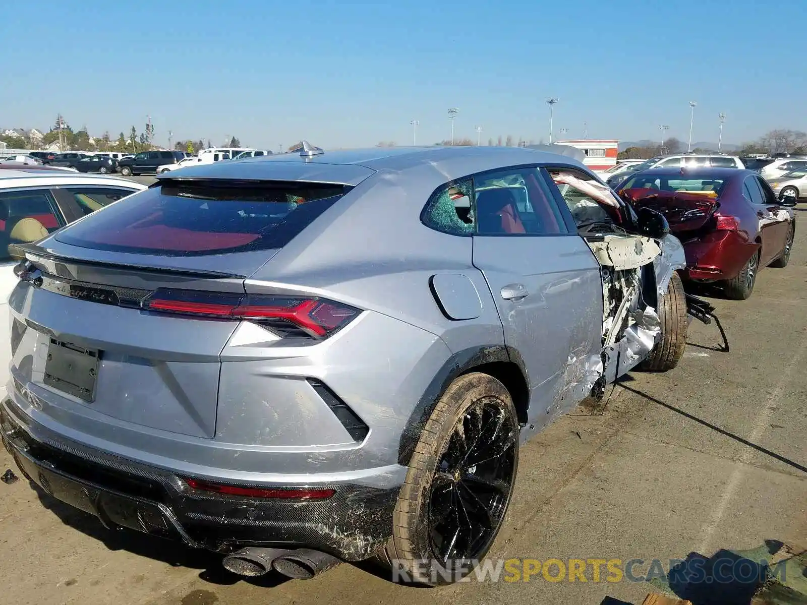 4 Photograph of a damaged car ZPBUA1ZL9LLA06599 LAMBORGHINI URUS 2020