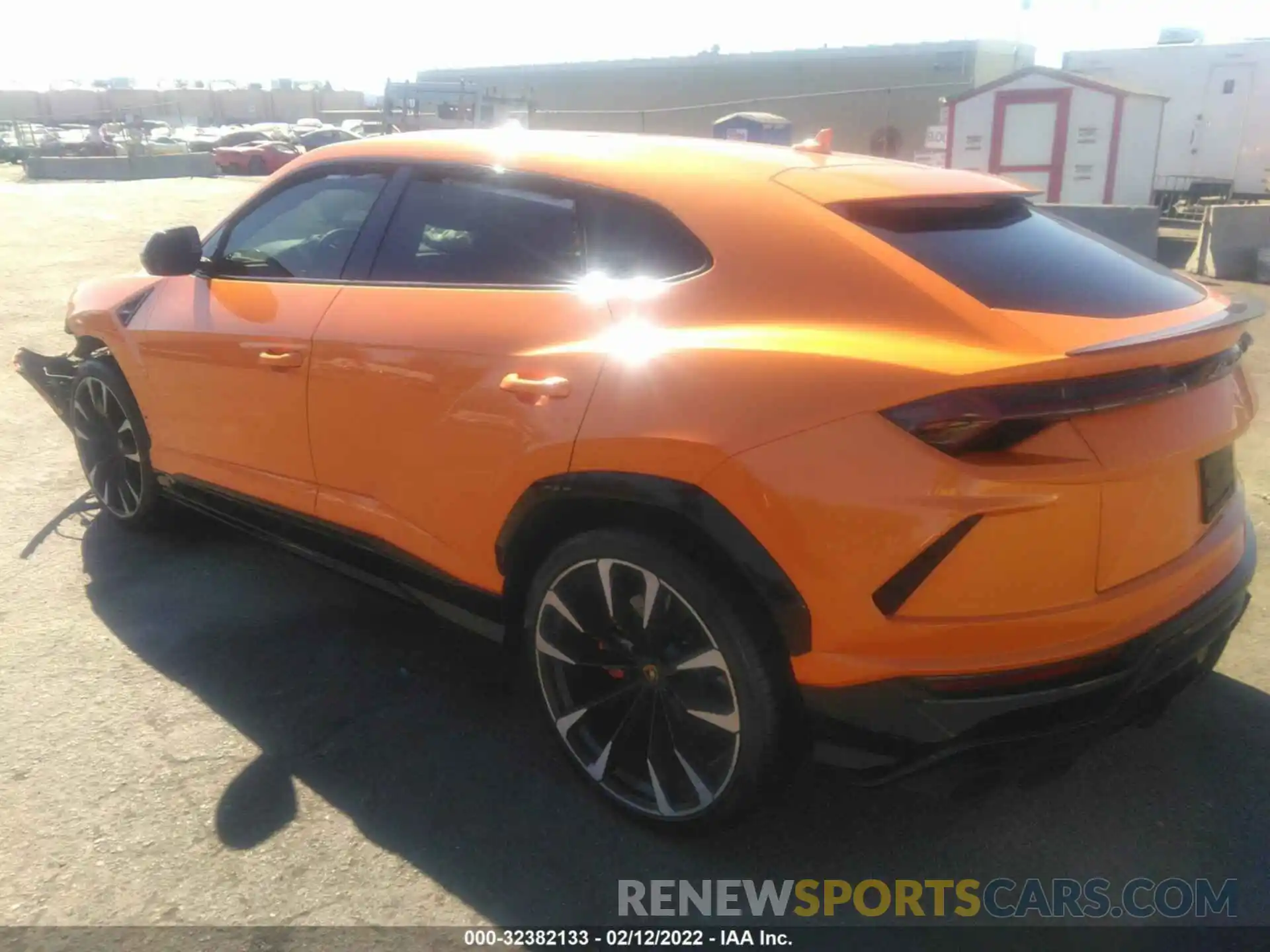 3 Photograph of a damaged car ZPBUA1ZL4MLA14868 LAMBORGHINI URUS 2021