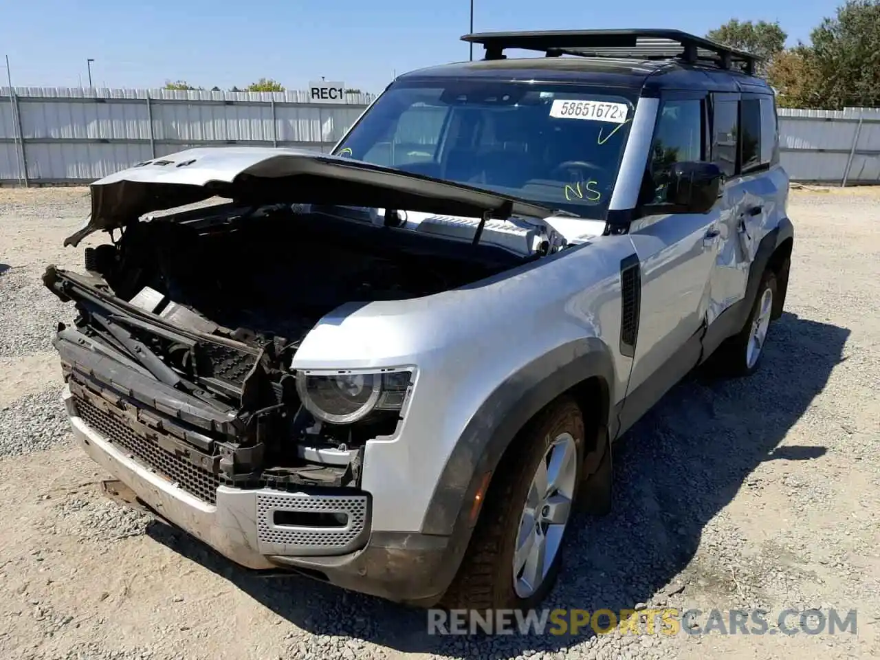 2 Photograph of a damaged car SALE17EU0L2002405 LAND ROVER DEFENDER 2020