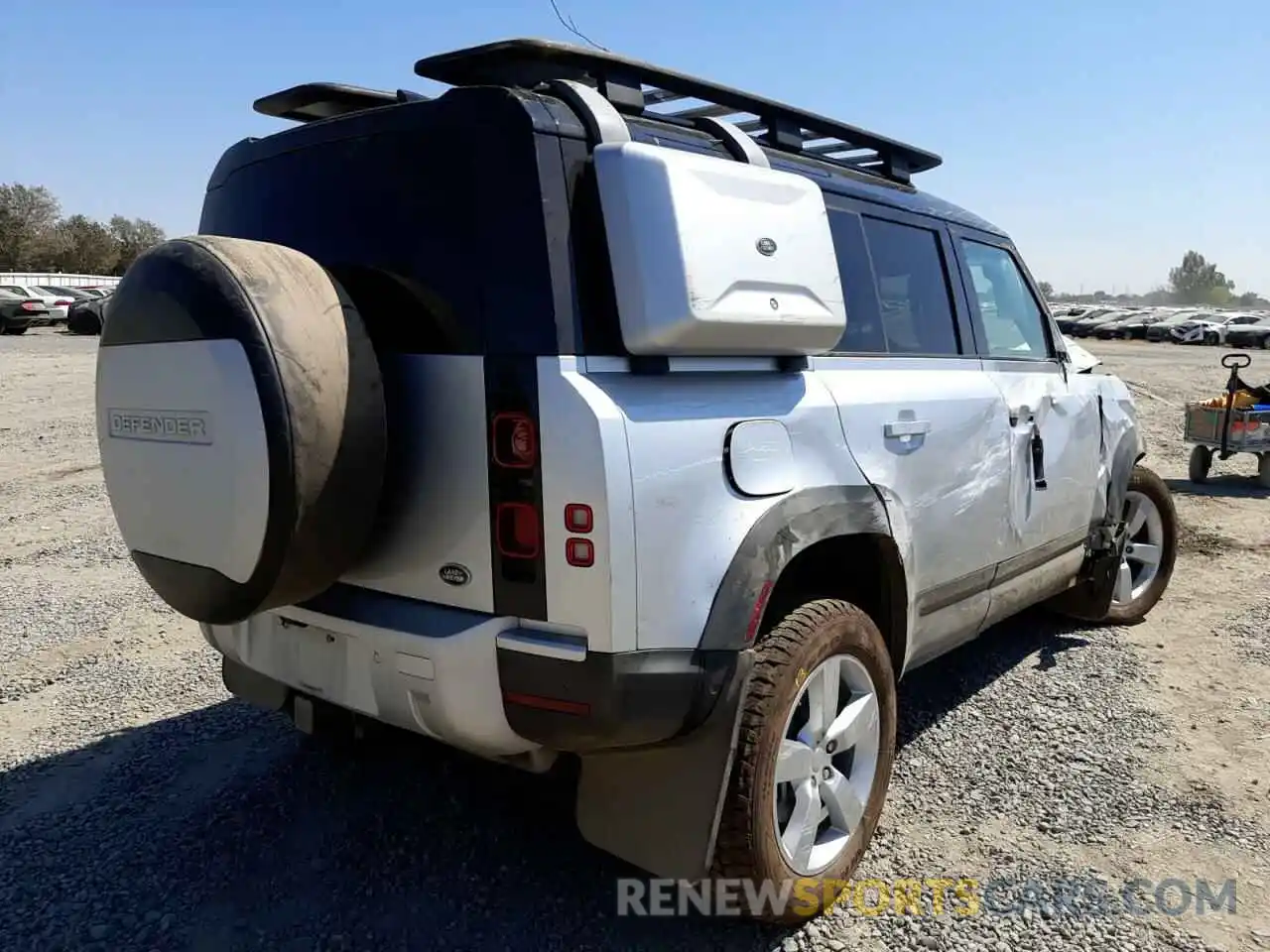 4 Photograph of a damaged car SALE17EU0L2002405 LAND ROVER DEFENDER 2020