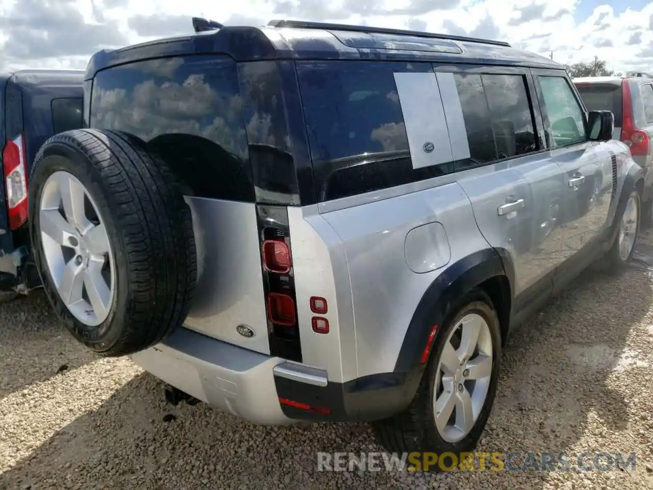 4 Photograph of a damaged car SALE17EU0L2010231 LAND ROVER DEFENDER 2020