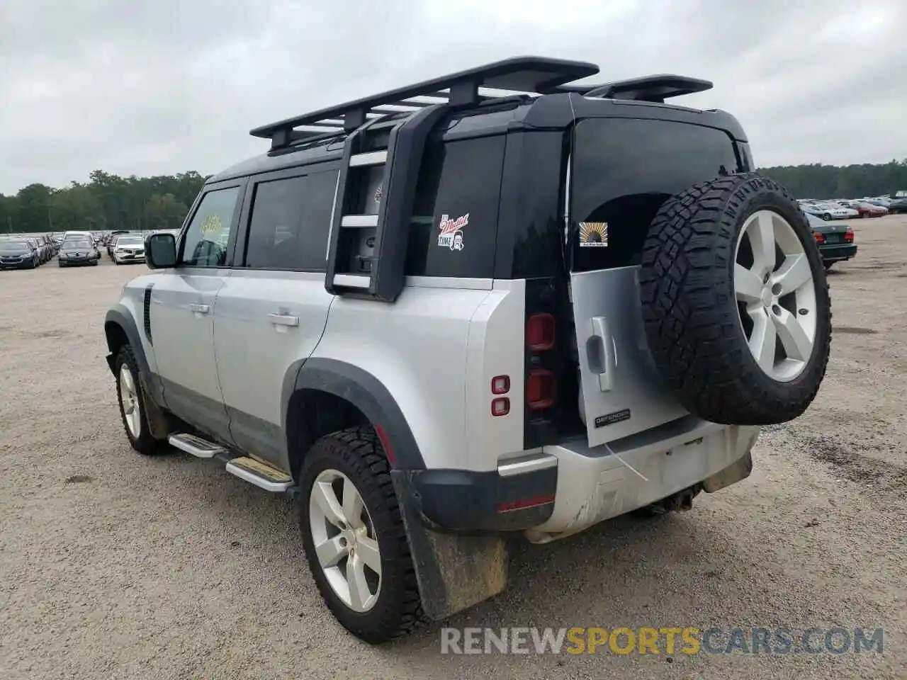 3 Photograph of a damaged car SALE17EU6L2010590 LAND ROVER DEFENDER 2020