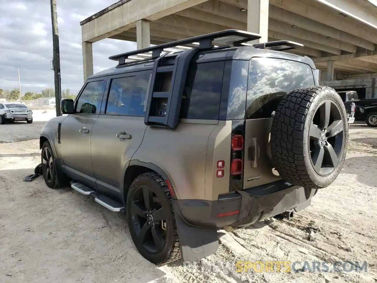 3 Photograph of a damaged car SALE17EUXL2016229 LAND ROVER DEFENDER 2020