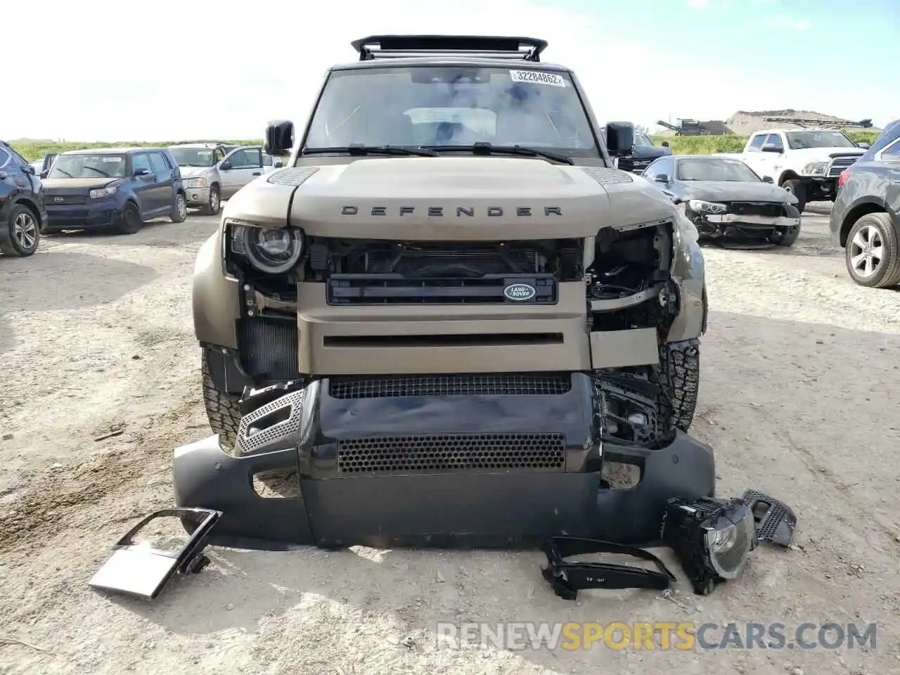 9 Photograph of a damaged car SALE17EUXL2016229 LAND ROVER DEFENDER 2020