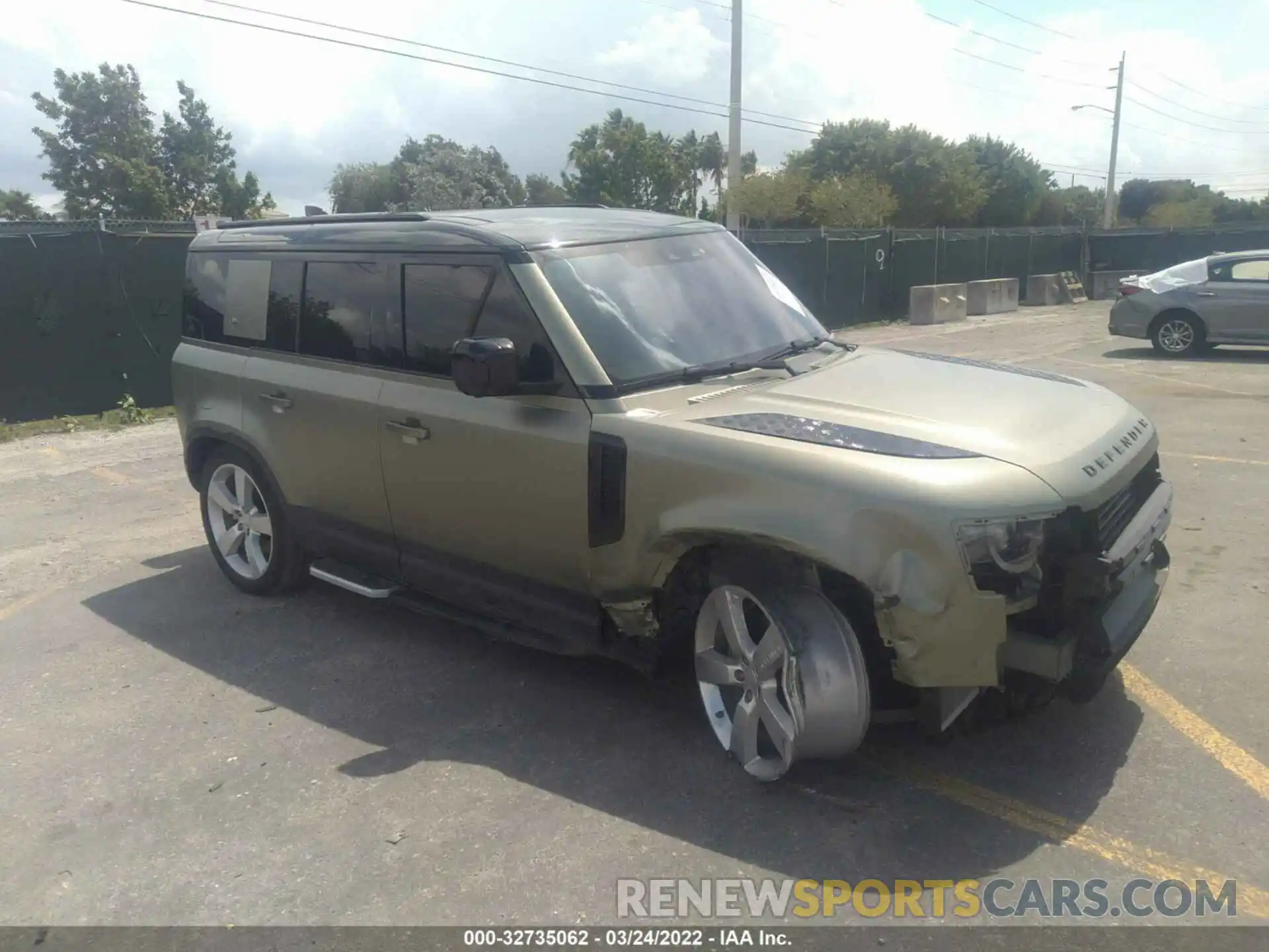 1 Фотография поврежденного автомобиля SALE1EEU3L2016870 LAND ROVER DEFENDER 2020