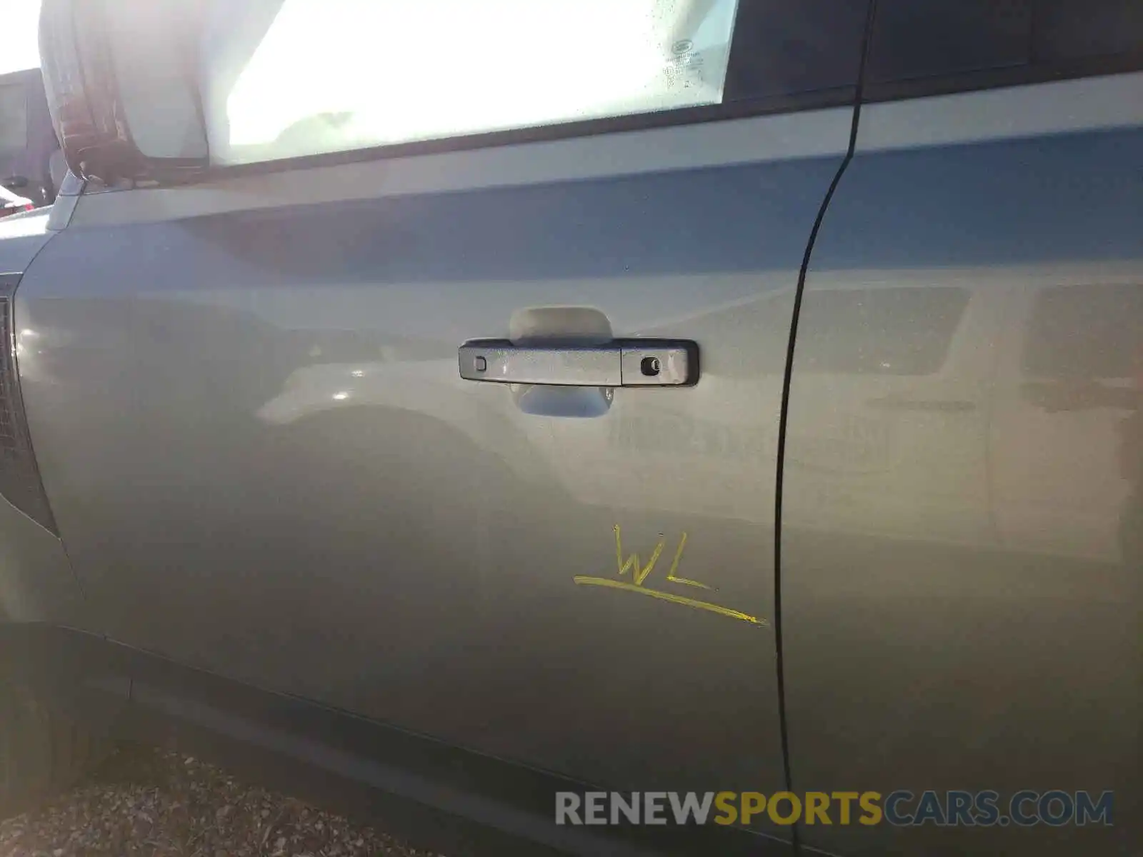 9 Photograph of a damaged car SALE1EEU6L2026762 LAND ROVER DEFENDER 2020