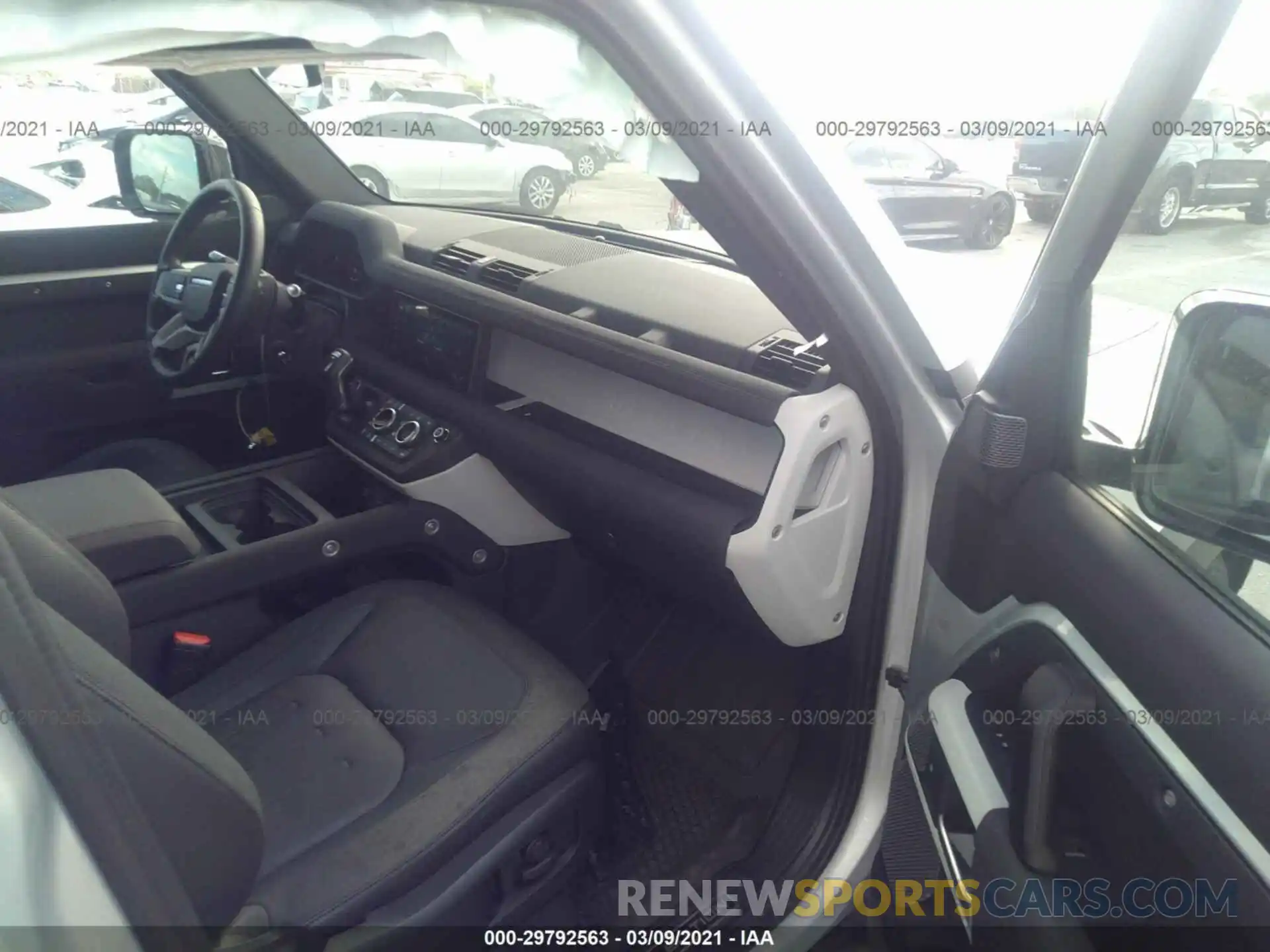 5 Photograph of a damaged car SALE1EEU7L2005466 LAND ROVER DEFENDER 2020