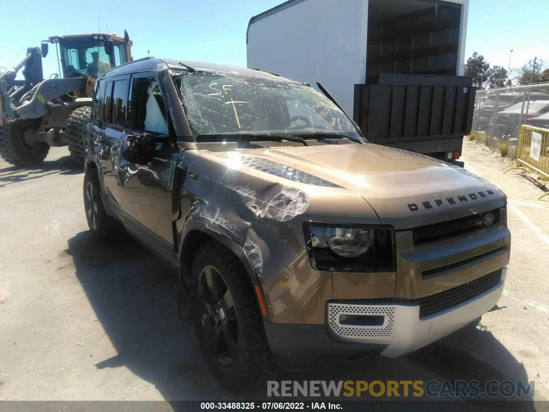 6 Photograph of a damaged car SALE1EEU7L2018430 LAND ROVER DEFENDER 2020