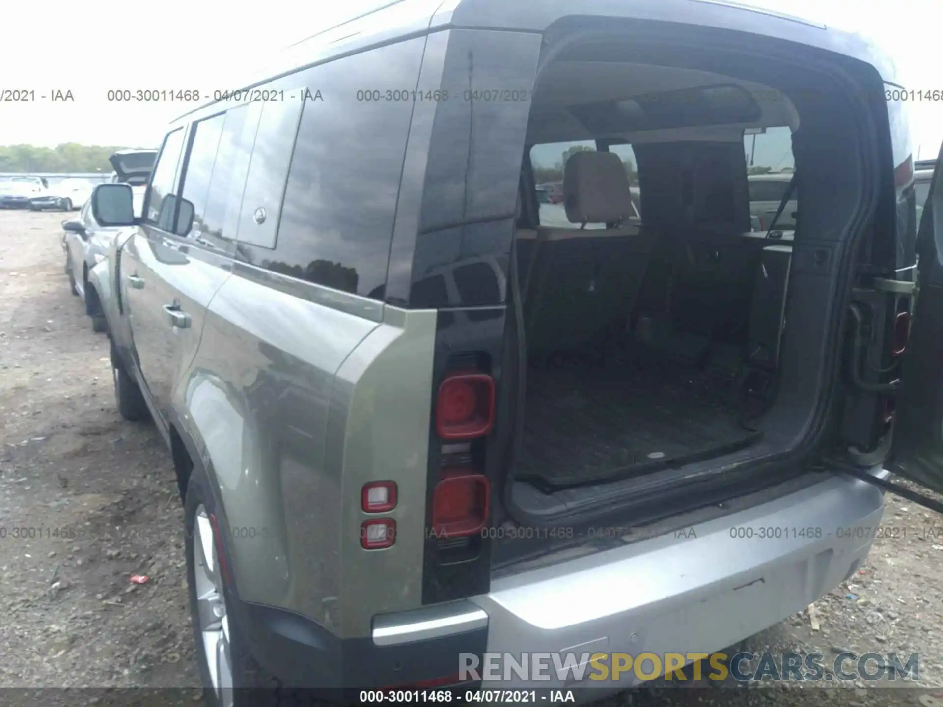 3 Photograph of a damaged car SALE1EEU8L2021062 LAND ROVER DEFENDER 2020