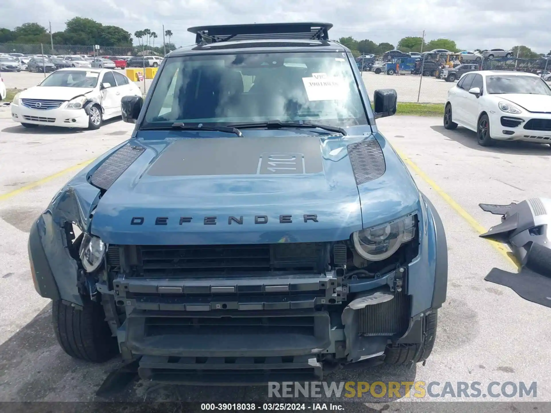 13 Photograph of a damaged car SALE97EU2L2009168 LAND ROVER DEFENDER 2020