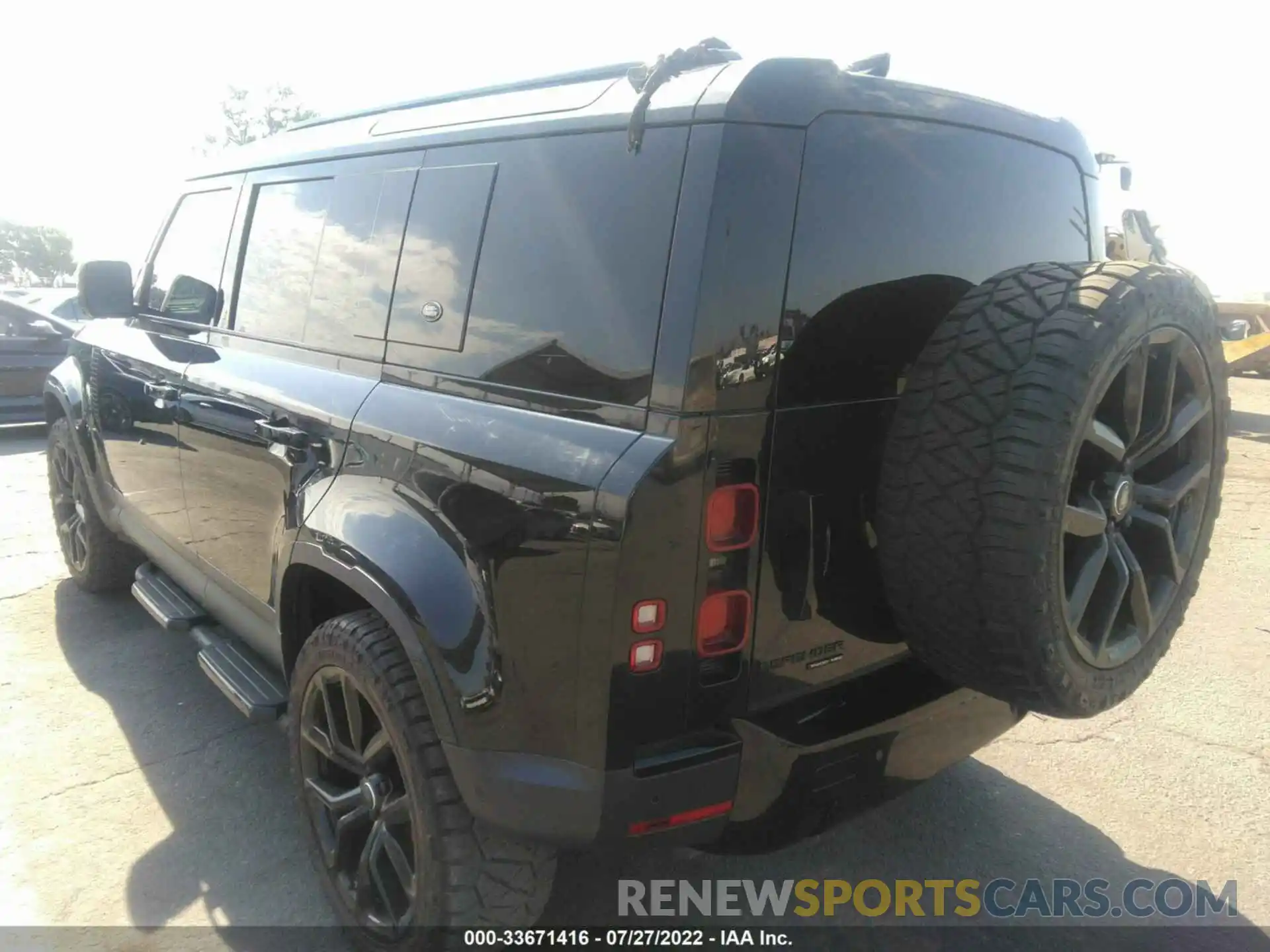 3 Photograph of a damaged car SALE97EU8L2022040 LAND ROVER DEFENDER 2020