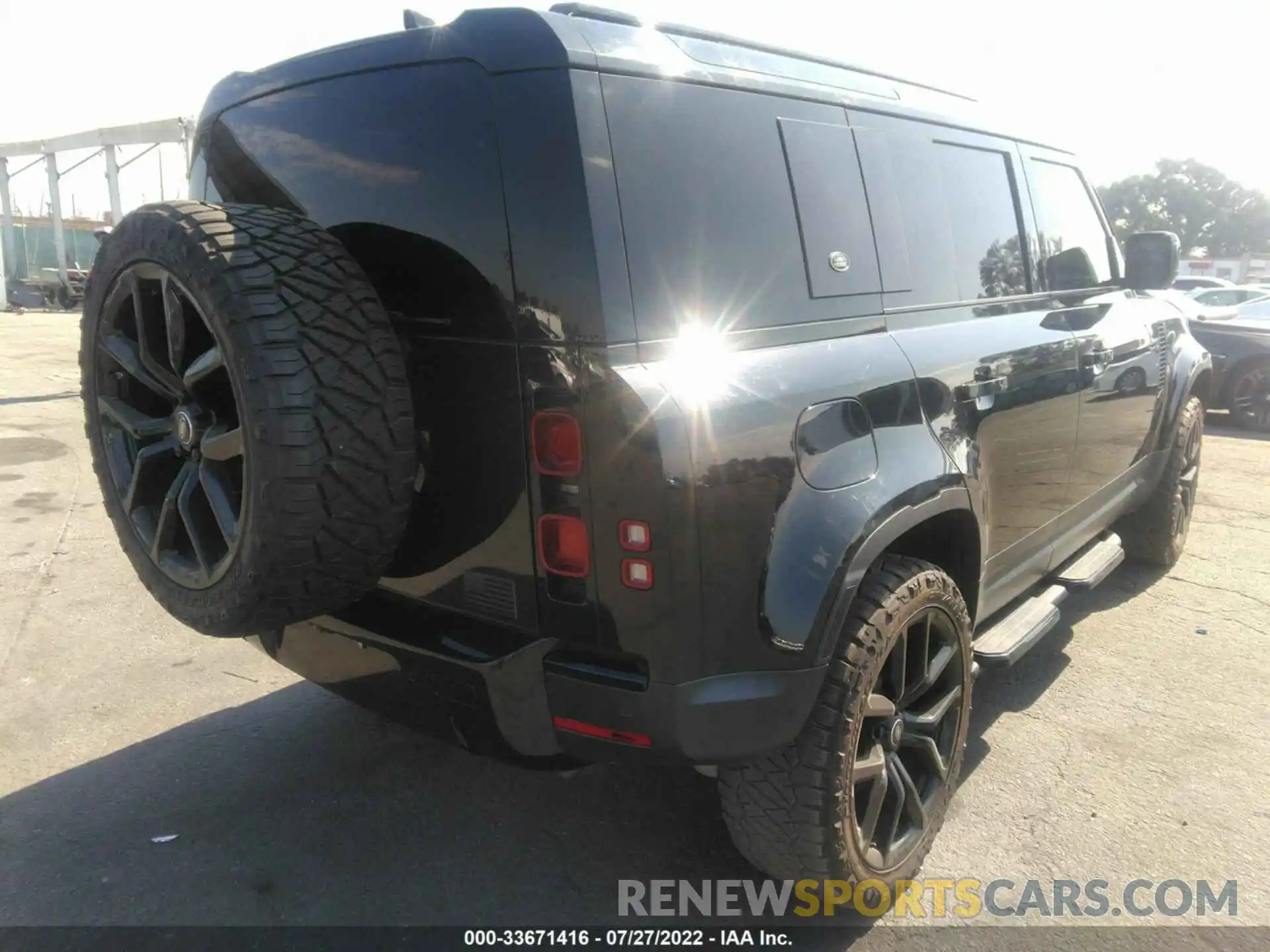 4 Photograph of a damaged car SALE97EU8L2022040 LAND ROVER DEFENDER 2020