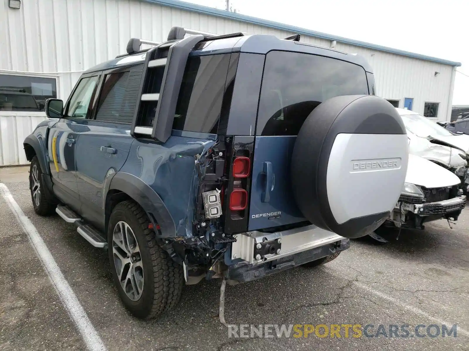 3 Photograph of a damaged car SALE97EU9L2009877 LAND ROVER DEFENDER 2020