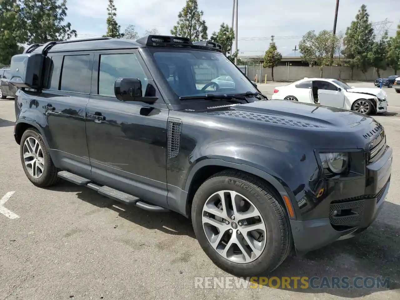 4 Photograph of a damaged car SALE9EEU1L2015807 LAND ROVER DEFENDER 2020