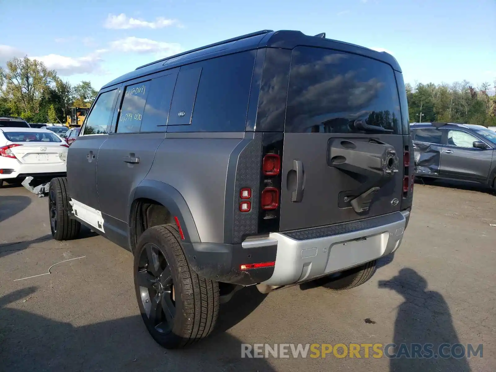 3 Photograph of a damaged car SALE9EEU3L2015095 LAND ROVER DEFENDER 2020