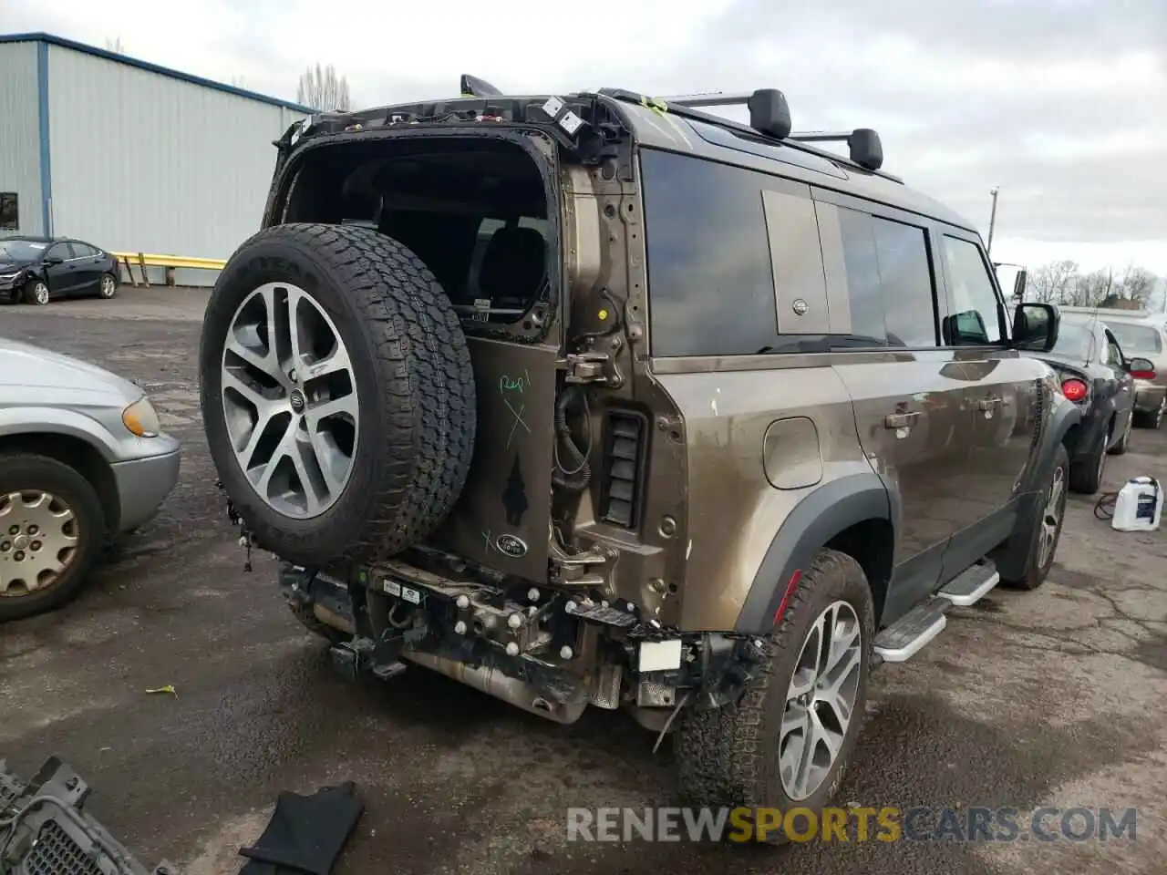 4 Photograph of a damaged car SALE9EEU7L2023376 LAND ROVER DEFENDER 2020