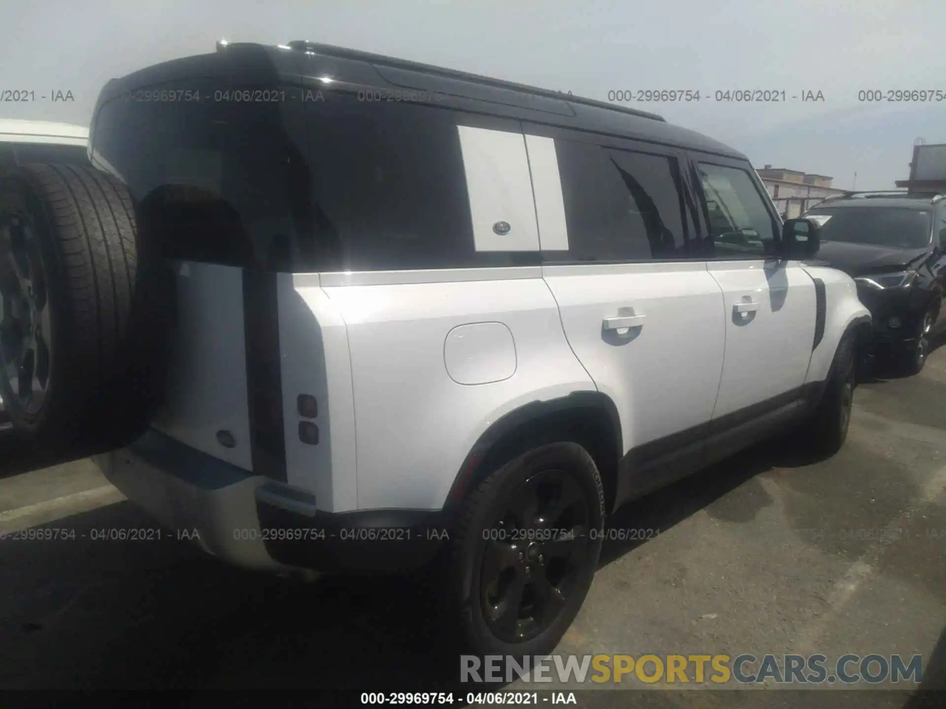 4 Photograph of a damaged car SALE9EEU7L2032207 LAND ROVER DEFENDER 2020