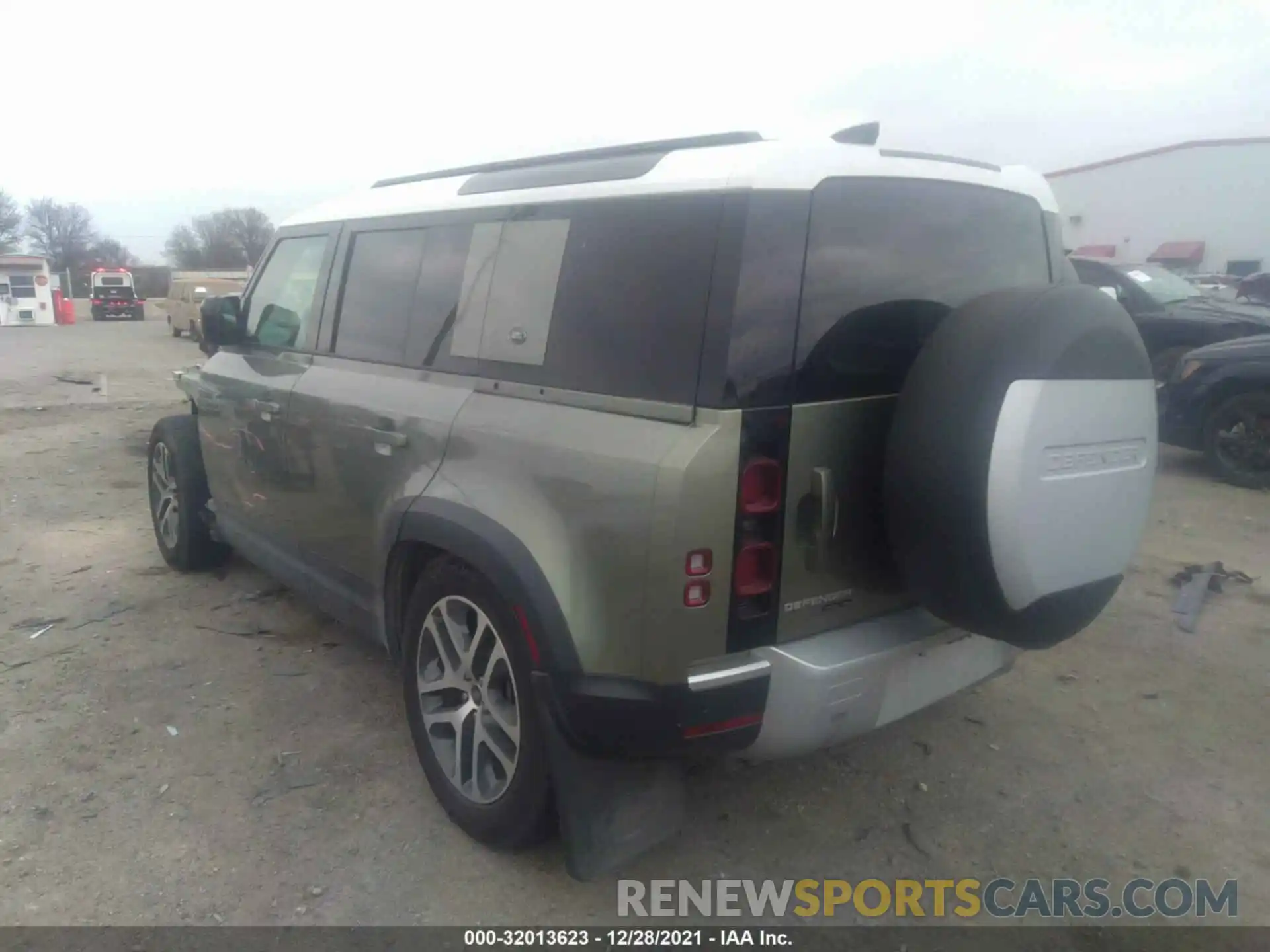 3 Фотография поврежденного автомобиля SALE9EEU8L2011415 LAND ROVER DEFENDER 2020