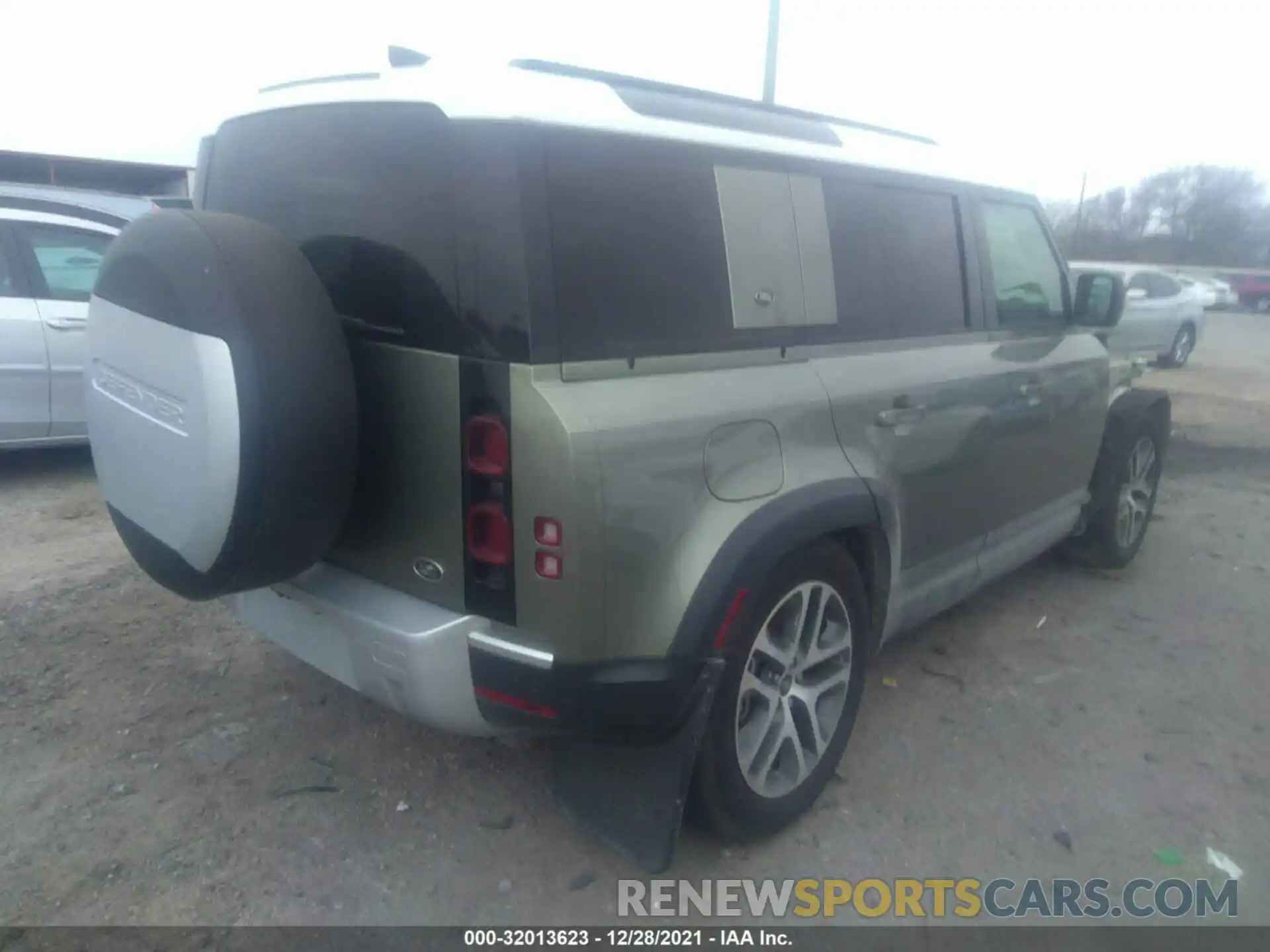 4 Фотография поврежденного автомобиля SALE9EEU8L2011415 LAND ROVER DEFENDER 2020