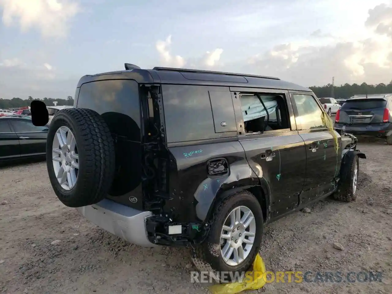 4 Photograph of a damaged car SALEJ7EX1L2018994 LAND ROVER DEFENDER 2020