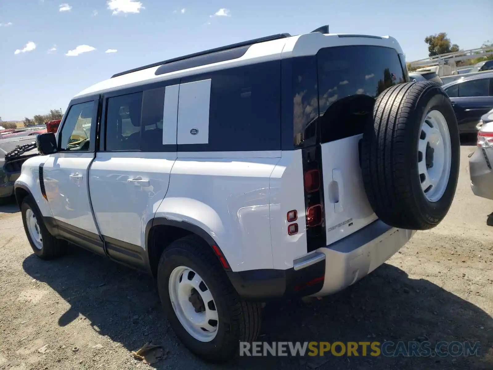 3 Photograph of a damaged car SALEJ7EX6L2016352 LAND ROVER DEFENDER 2020